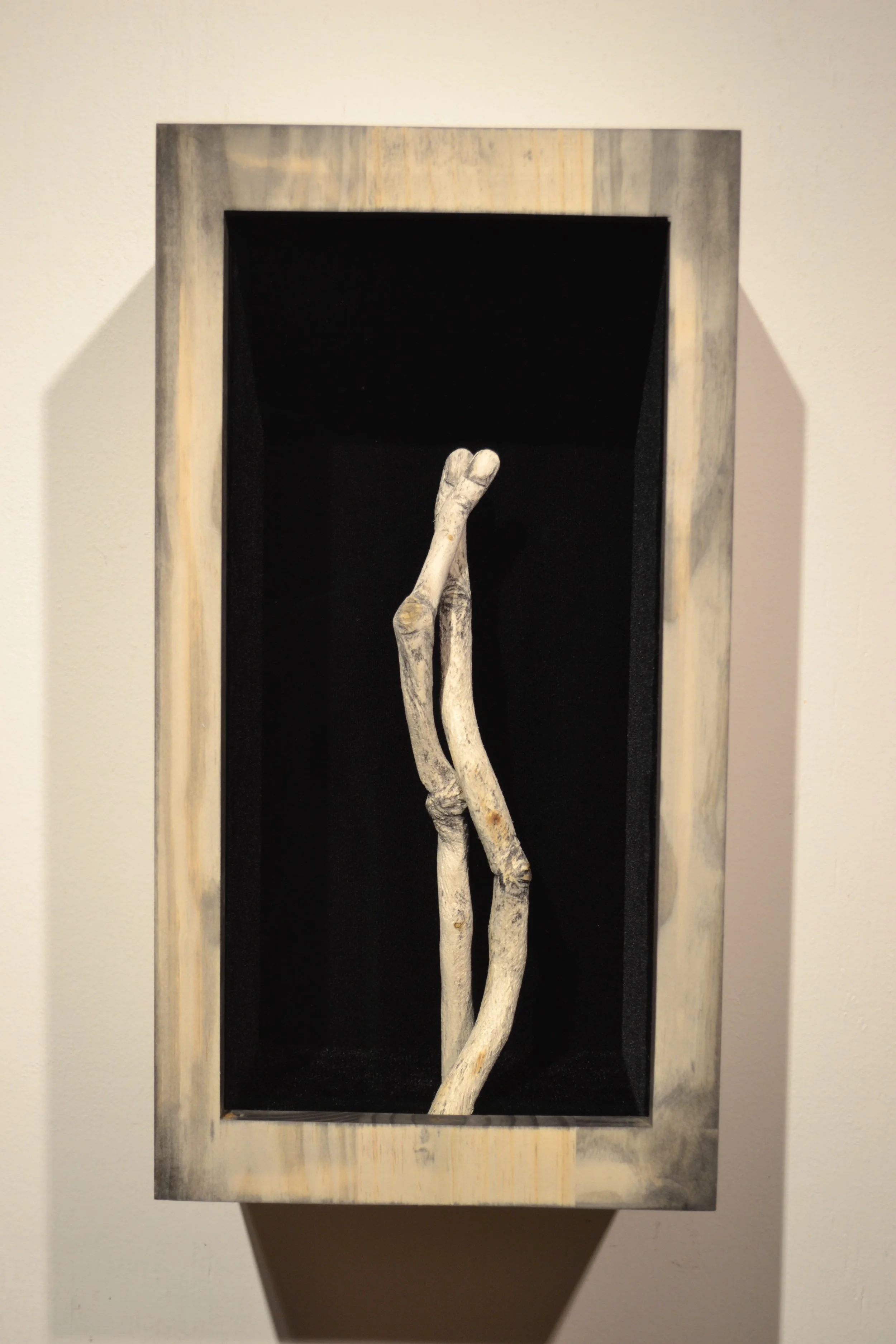 2017 / wood, graphite, velvet