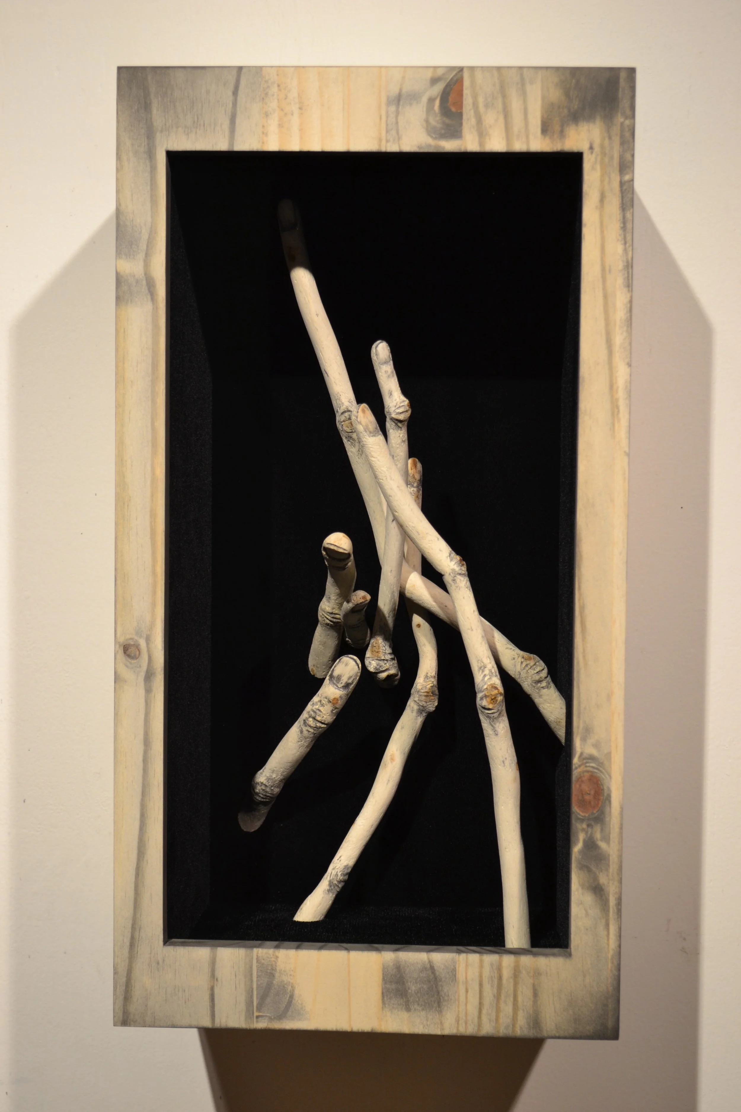 2017 / wood, graphite, velvet