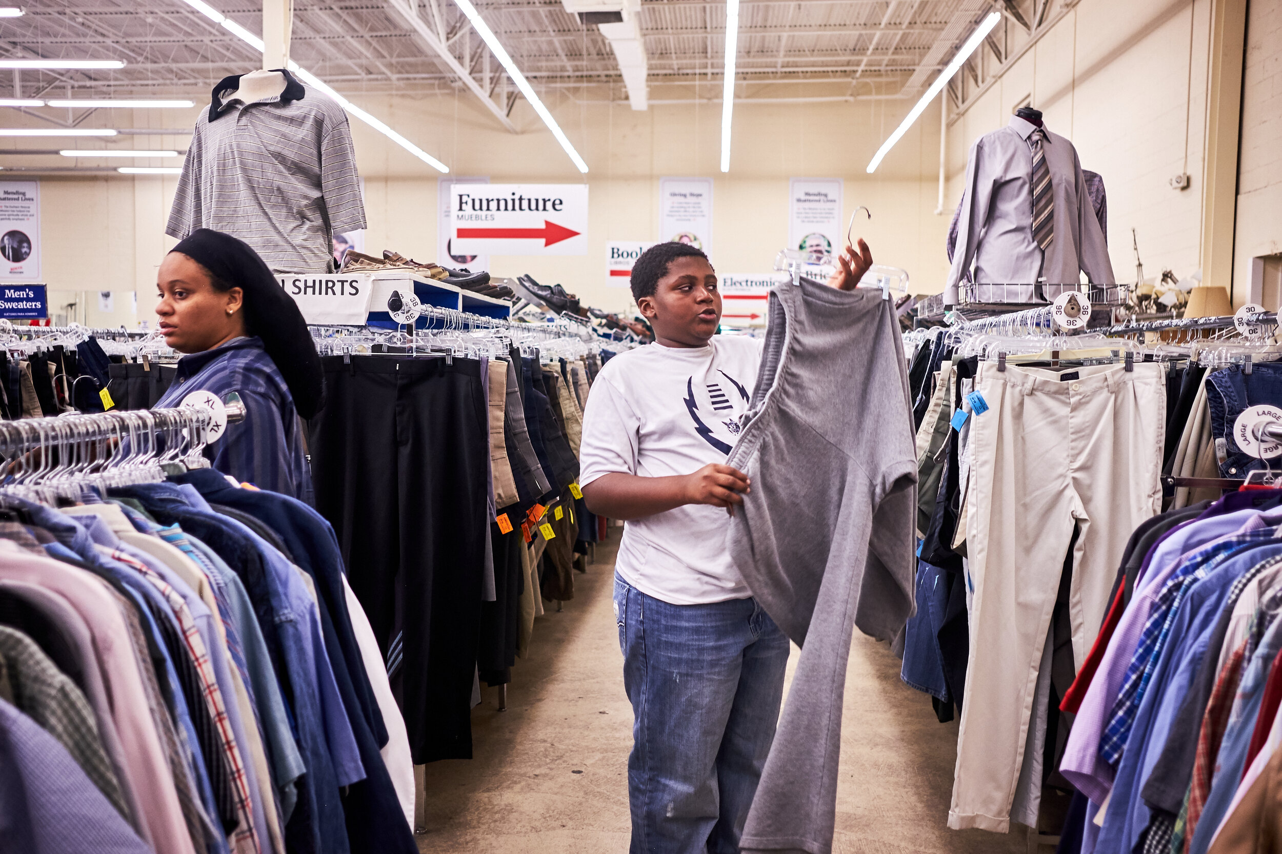 20191106_JW_INDY_KidsThrifting-Takiyah&Theo-DSCF6296.jpg
