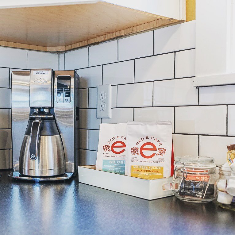 We proudly supply @the_red_e coffees in all our Airbnb&rsquo;s! 

We highly recommend visiting their storefront on Killingsworth for a hot cup to fuel your Portland explorations. 

#supportlocal #supportsmallbusiness #smallbusinesssaturday #coffeeroa
