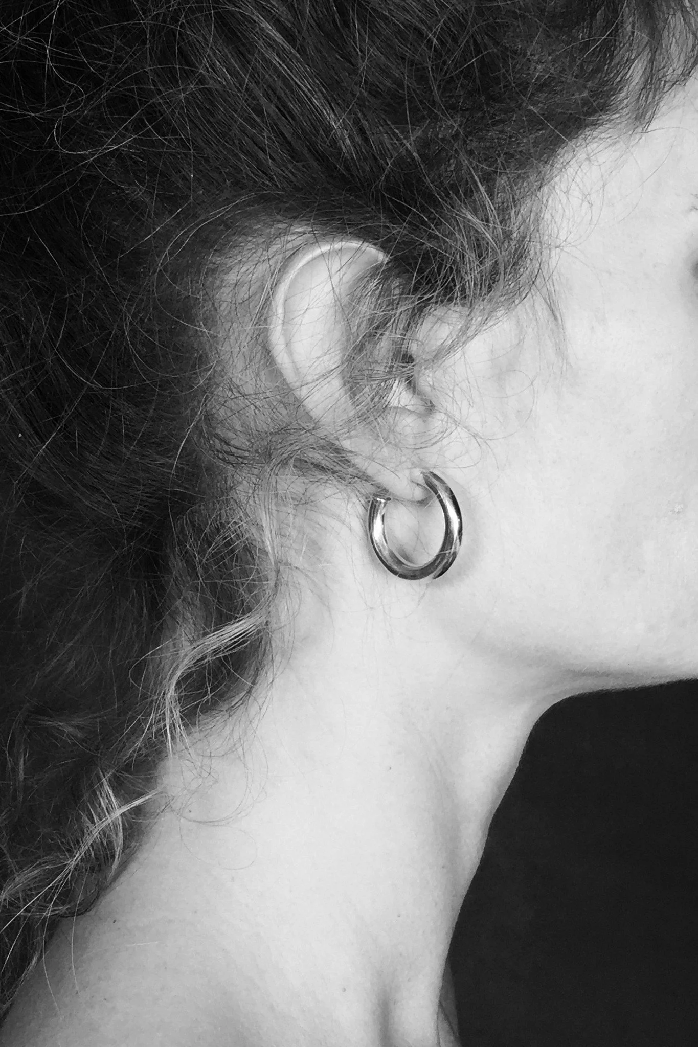 sophie-buhai-small-everyday-hoops.jpg