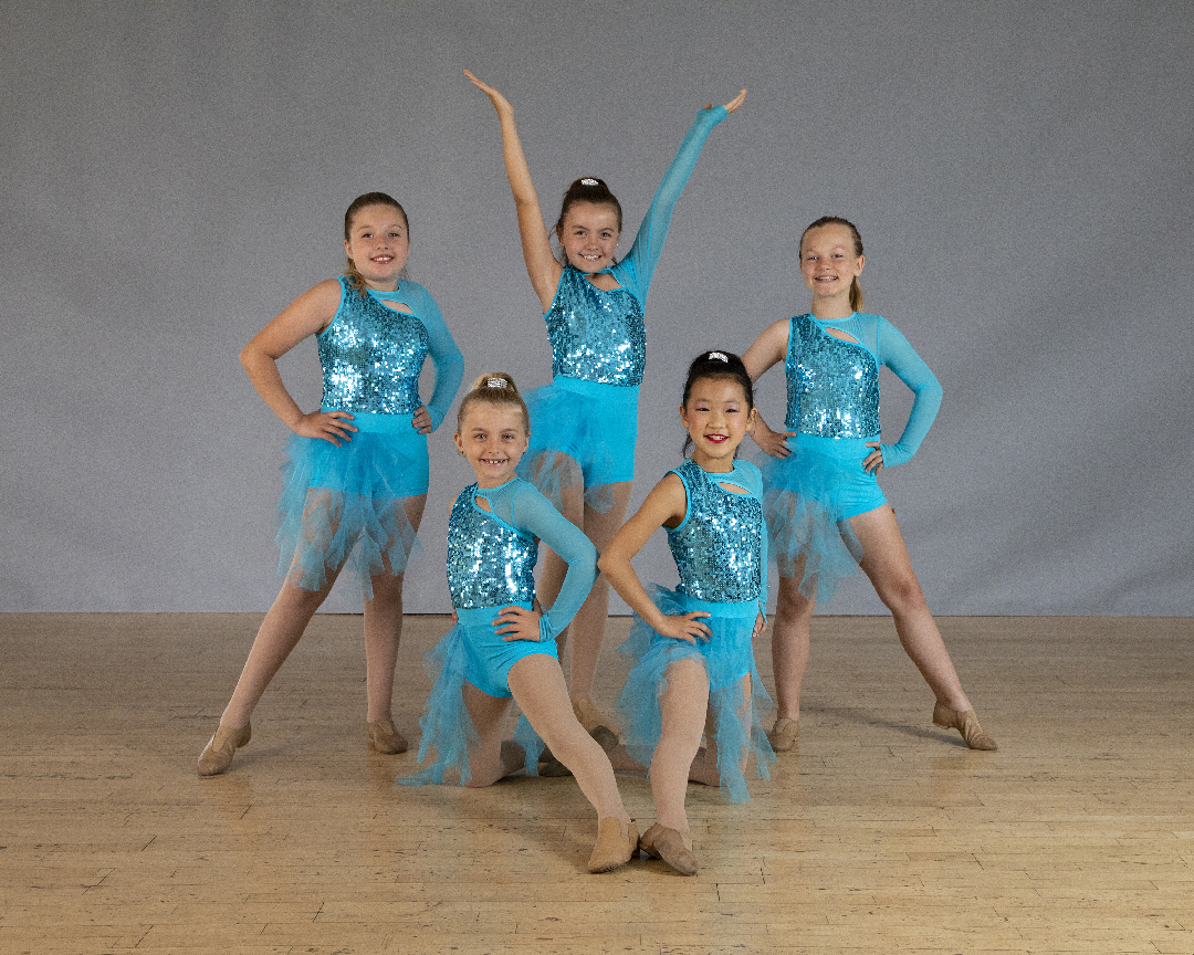 8V3A0814_group.jpg
