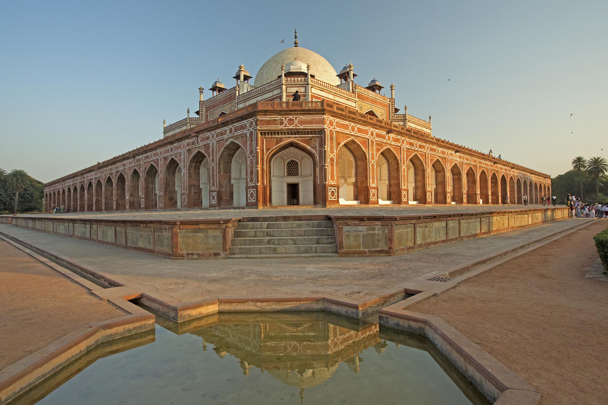 The Humayun's Tomb - a beautiful Mughal architecture!