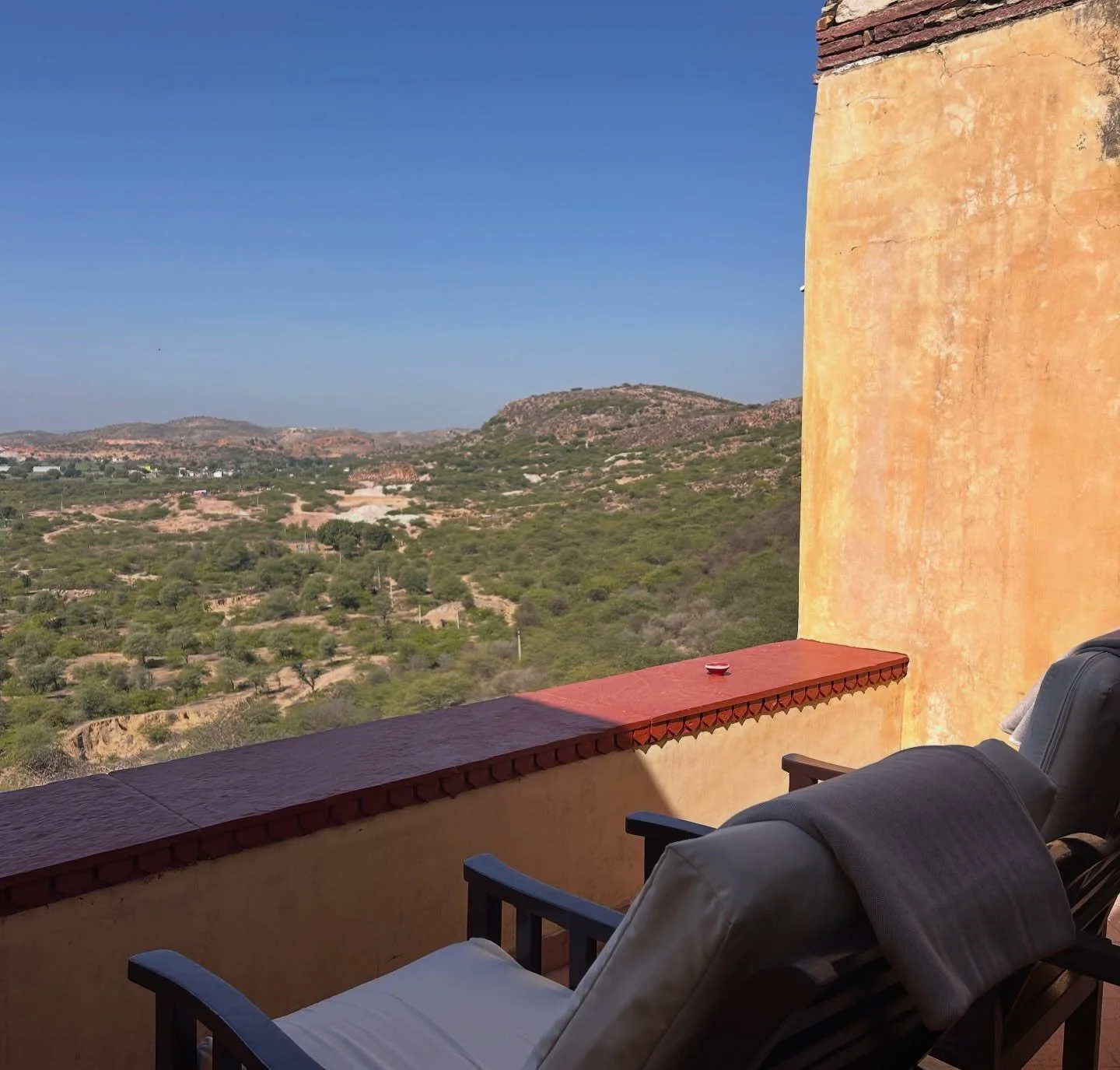 In the middle of nowhere, in Rajasthan , stands alone a beautiful fort with an interesting name @ramathra_fort - with well appointed rooms and wonderful hosts! 
Staring at the wide open Wilderness - one wonders what may be hiding in this scrub and dr