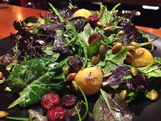 Organic Greens
Roasted Squash, Pumpkin Seeds, Cranberries, Buttermilk Vinaigrette. 
#organicgreens #eatfresh #eatlocal #eatbetter #locavore #pumpkinseeds #cranberries #buttermilkvinaigrette #freshsalad #organicsalad #roastedsquash #autumnsalad #cowic