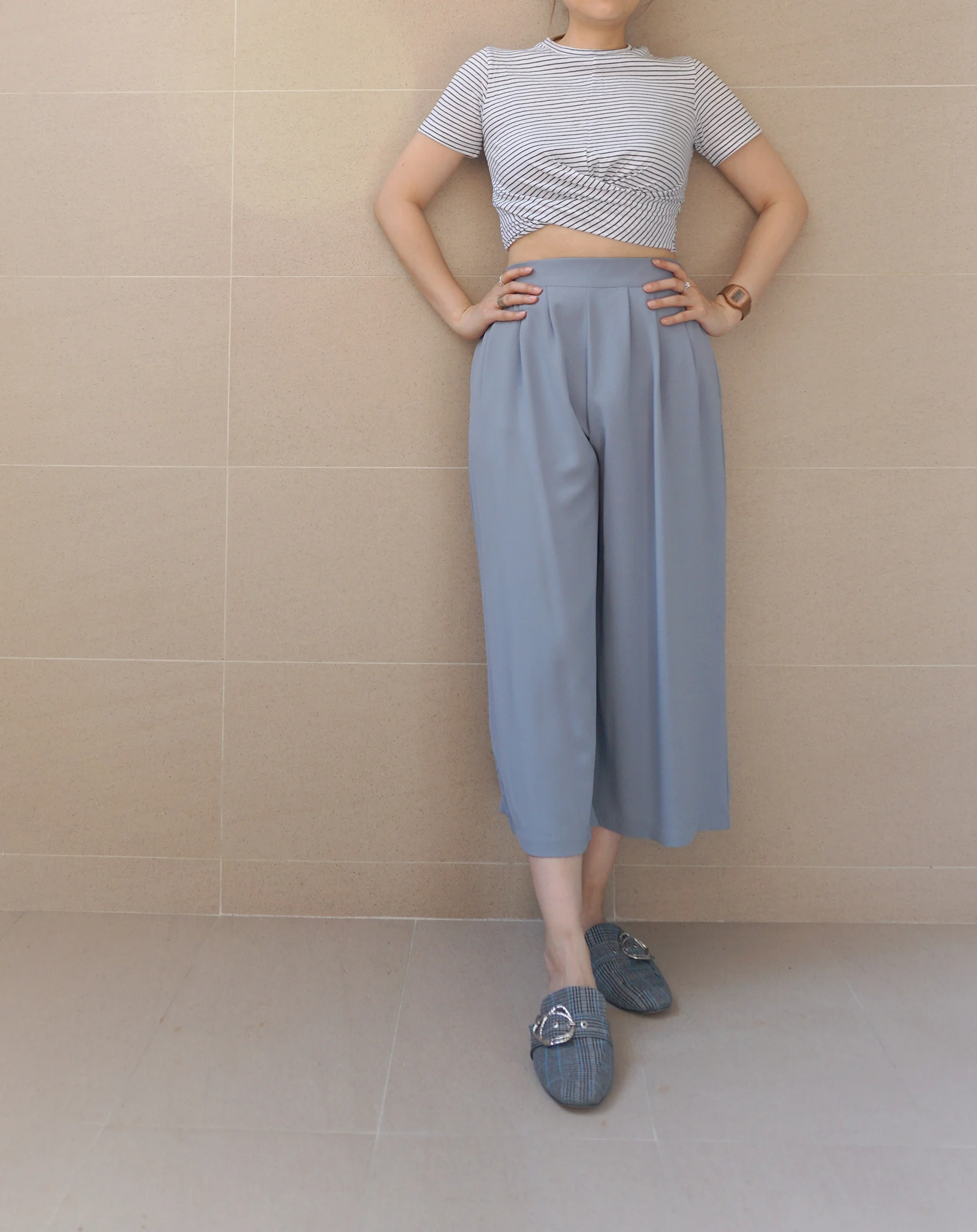 Cross-Front Cropped Tee