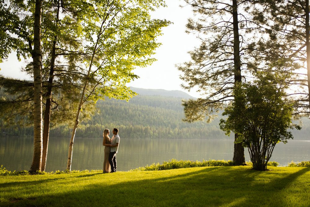 Swan Lake Wedding photos // Glacier, MT Photographer // Ashely and Jeff-7