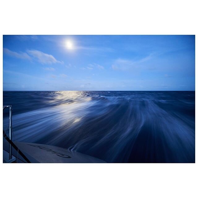 4400nm and 19 days later. This full moon sailing may be my highlight || #sailing #ocean #fullmoon #sonyalpha @willyaltadill @joshwise1 @nadinelivraghi @sonyalpha @realoutex