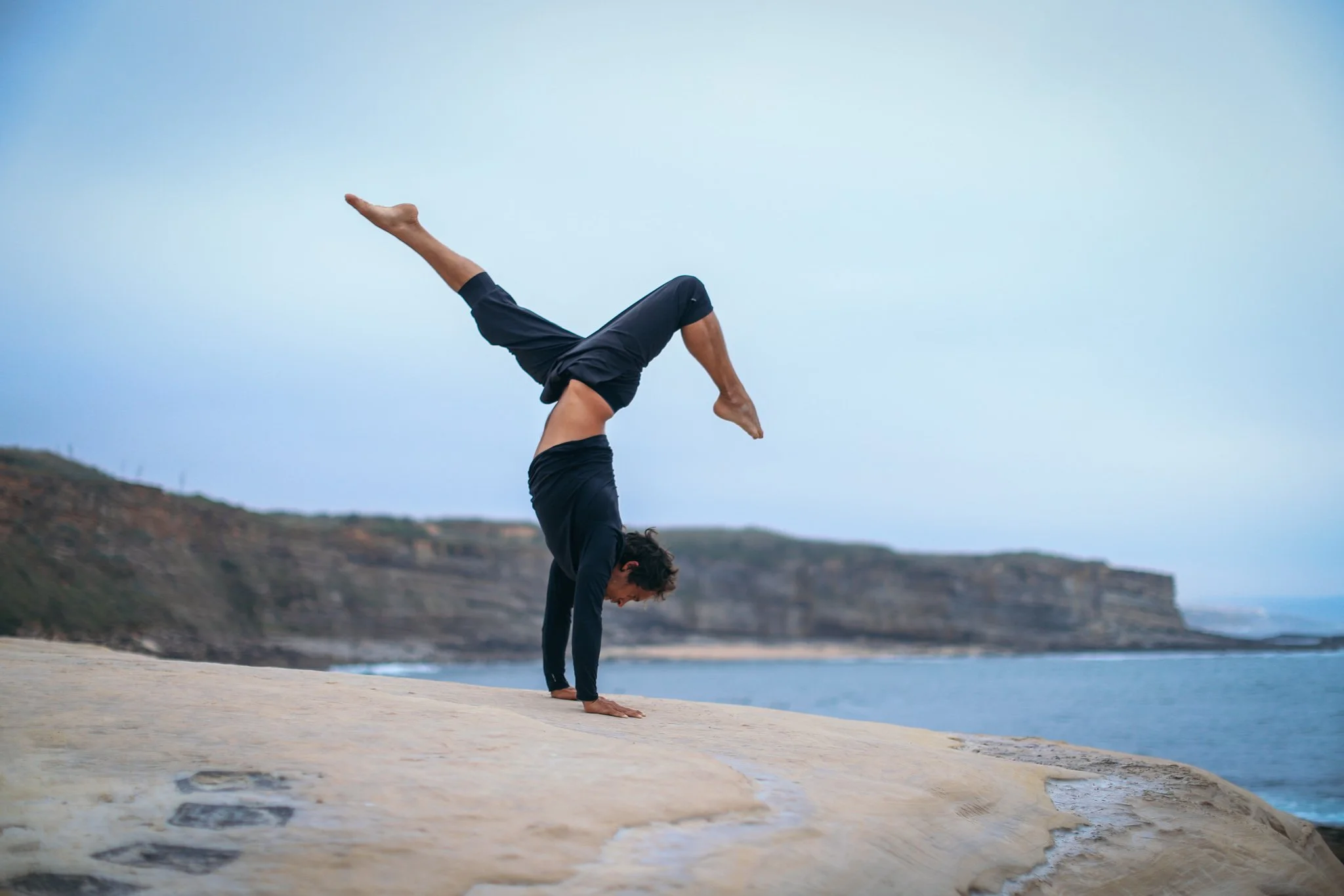 PHOTOSHOOT YOGA CLIFFS & OCEAN42.jpg