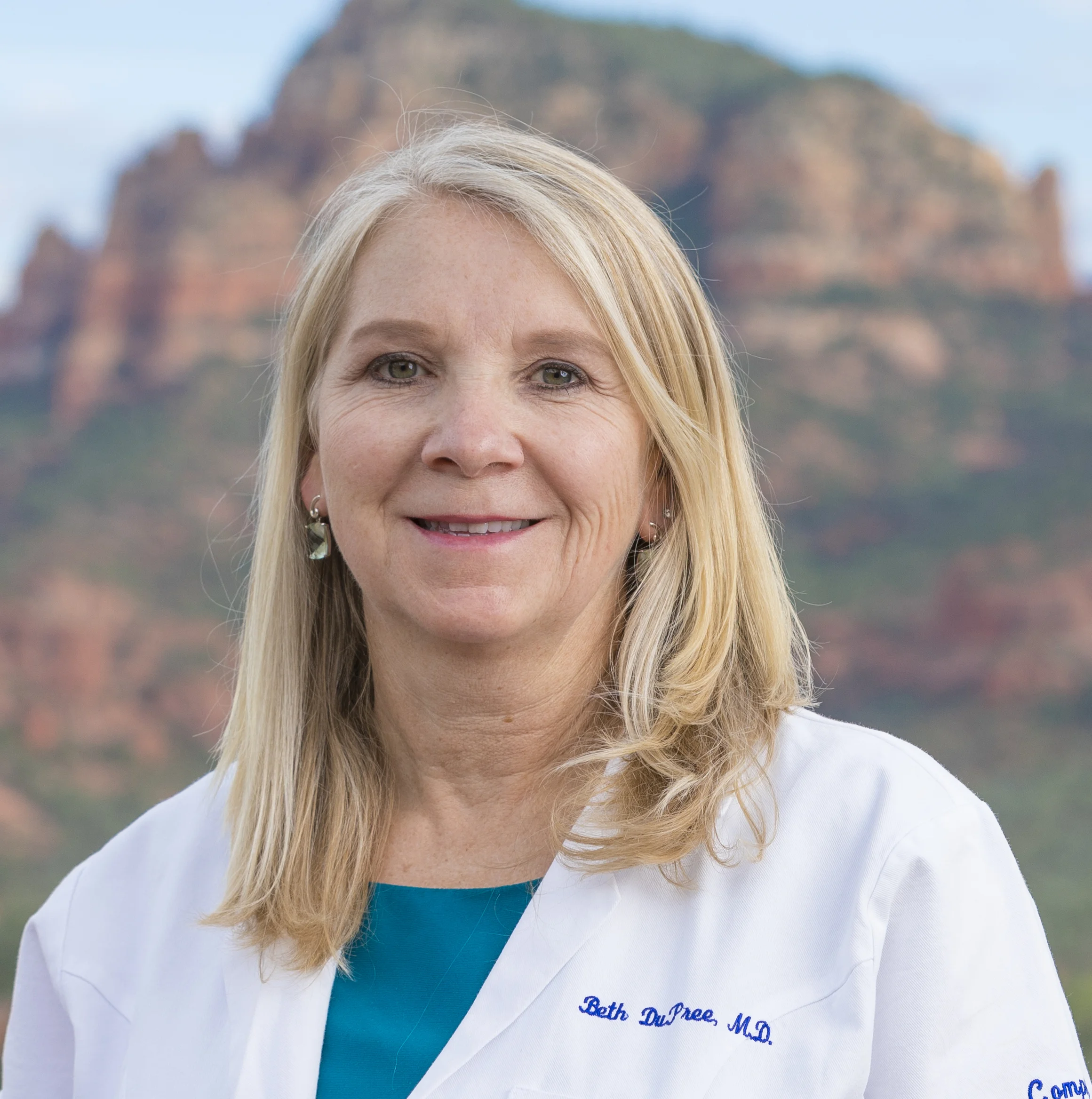 BBD white coat twin buttes cropped.jpg