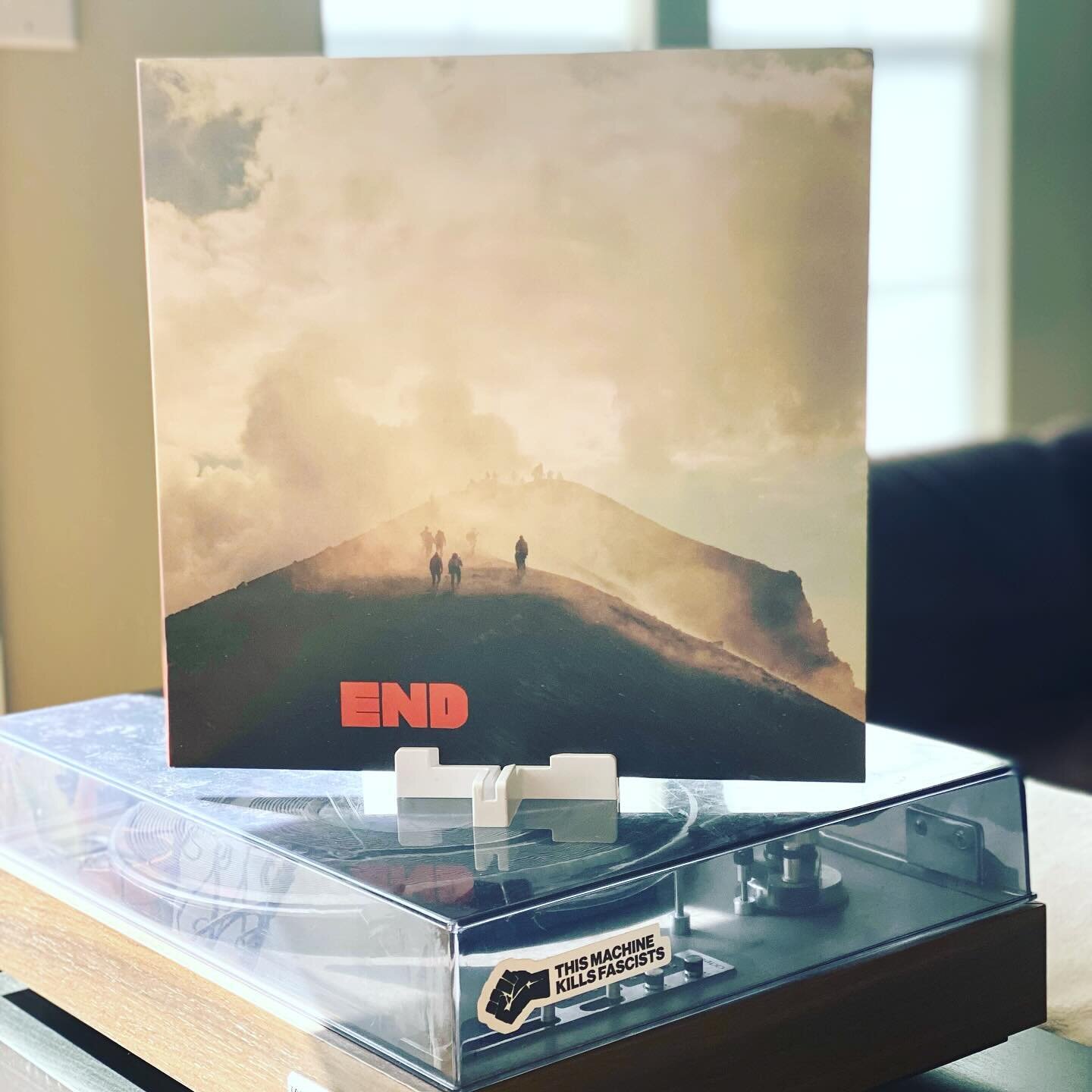 Explosions in the Sky &ndash; The End [2023] &ndash; Thanks to @superkaybee; your cats obviously have good taste in music.
.
#postrock #recordprops #catlife #recordcollection #vinylcollection #sundayvibes #nowplaying #nowspinning