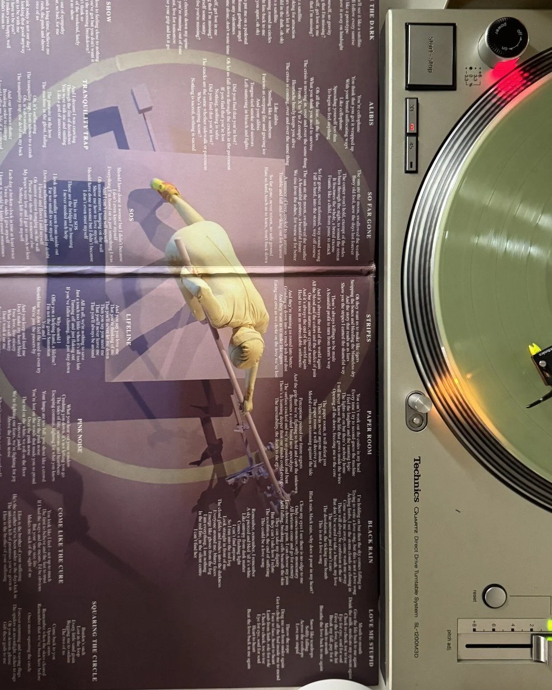 𝐒𝐧𝐞𝐚𝐤𝐞𝐫 𝐏𝐢𝐦𝐩𝐬 - 𝐒𝐪𝐮𝐚𝐫𝐢𝐧𝐠 𝐓𝐡𝐞 𝐂𝐢𝐫𝐜𝐥𝐞 [𝟐𝟎𝟐𝟐]⁣
𝟸 𝘹 𝘝𝘪𝘯𝘺𝘭, 𝘓𝘗, 𝘈𝘭𝘣𝘶𝘮, 𝘓𝘪𝘮𝘪𝘵𝘦𝘥 𝘌𝘥𝘪𝘵𝘪𝘰𝘯, 𝘎𝘳𝘦𝘦𝘯 𝘛𝘳𝘢𝘯𝘴𝘱𝘢𝘳𝘦𝘯𝘵 [𝘊𝘰𝘬𝘦 𝘉𝘰𝘵𝘵𝘭𝘦 𝘊𝘭𝘦𝘢𝘳]⁣
⁣
A bold, synth-soaked leap into mod