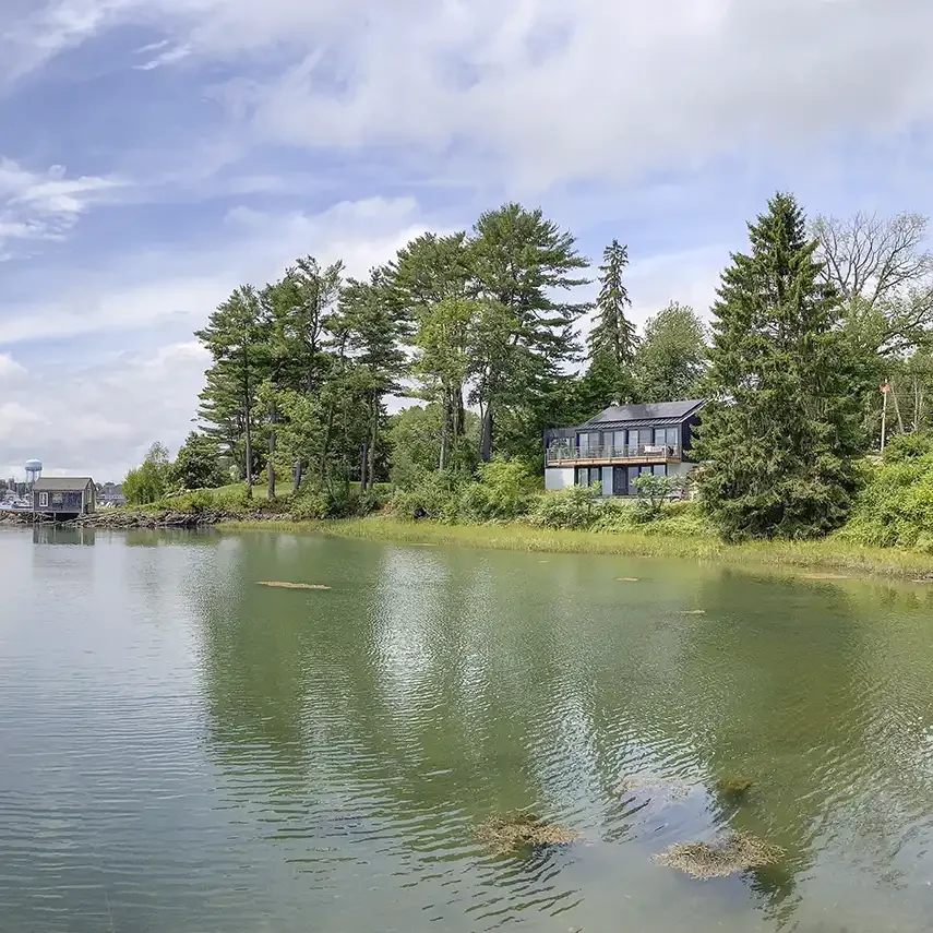  Nestled on a small and restricted lot in Kittery Point, the new build had to fit the footprint of the previous run-down cottage exactly. The MDBdesignbuild crew worked on a tight sloped lot with great care and respect for the natural environment as 