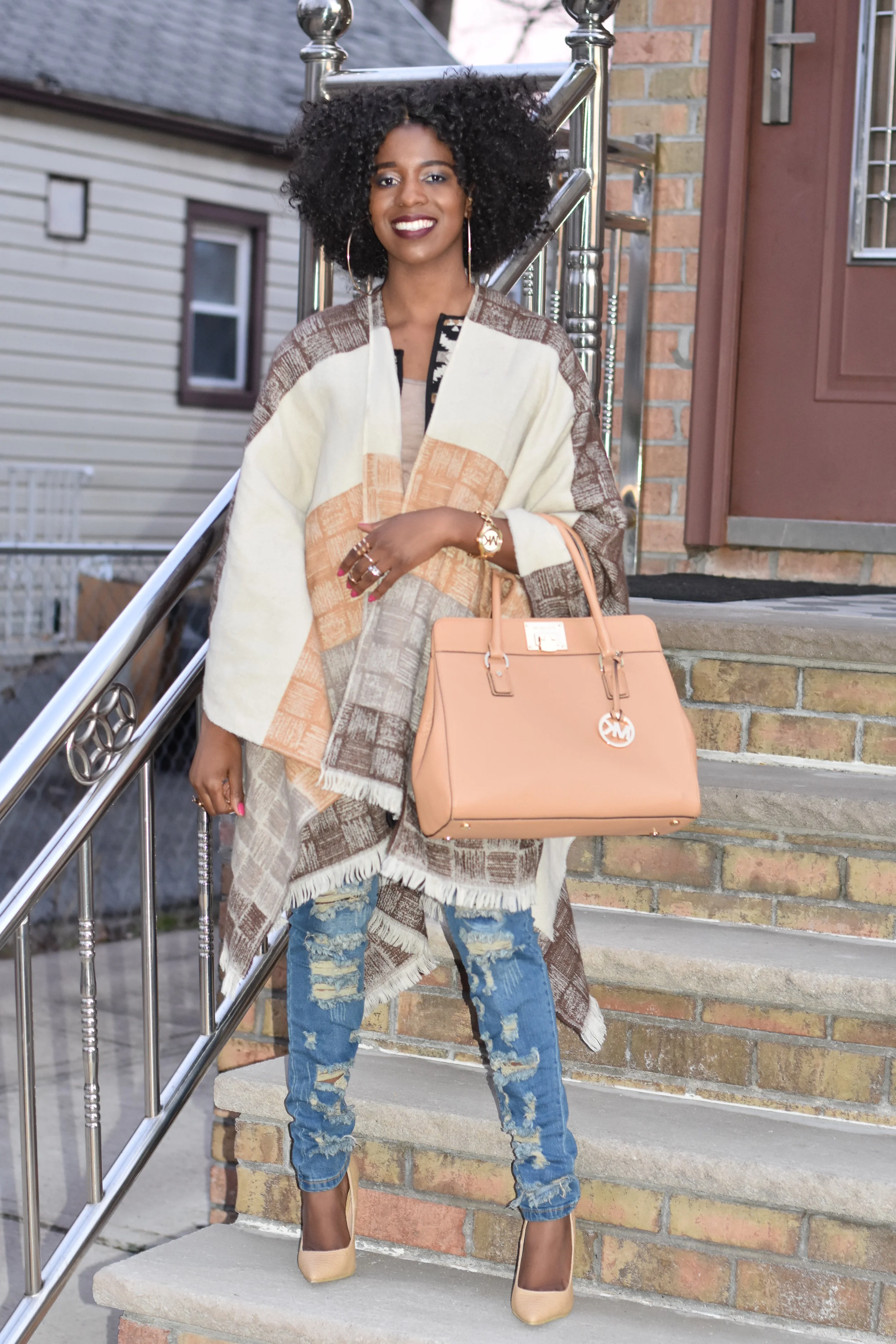 How to Accessorize a Neutral Outfit Combo