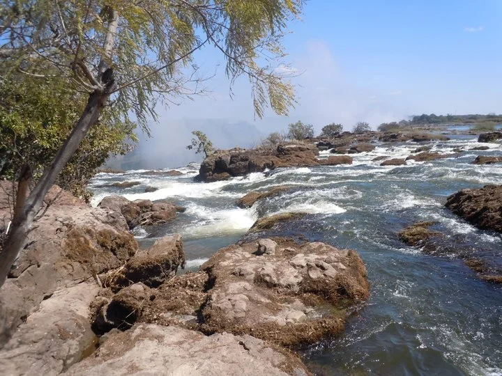 Mosi-oa-Tunya (The Smoke that Thunders)