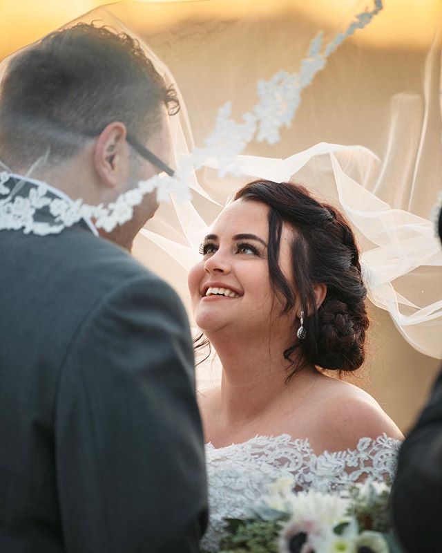 Repost from @jdmakeupartist using @RepostRegramApp - Loving the flowing veil in this shot of our beautiful bride Megan!