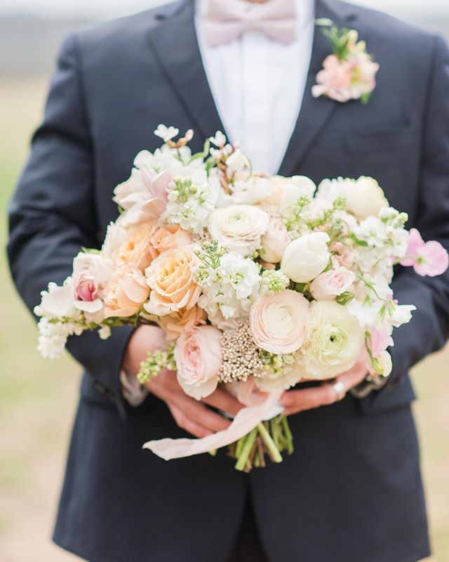 Repost from @petalsandhedges using @RepostRegramApp - Posting just a few of my favorite images from Cindy + Derick&rsquo;s elopement at Greenhill Winery last month! Photo credit to @joffoto love love love 💕 such a beautiful location for an event! #p