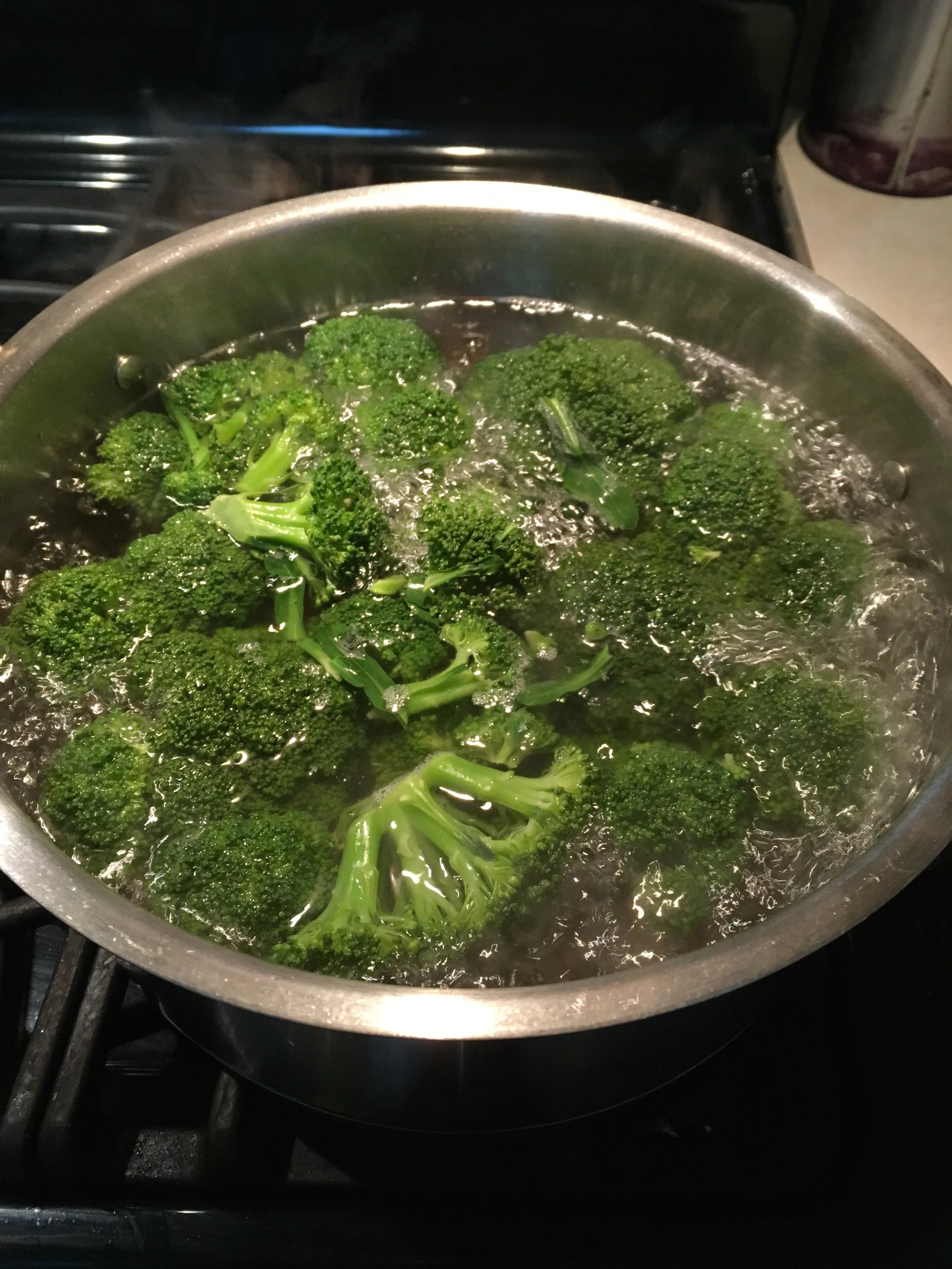 Boiling the broccoli