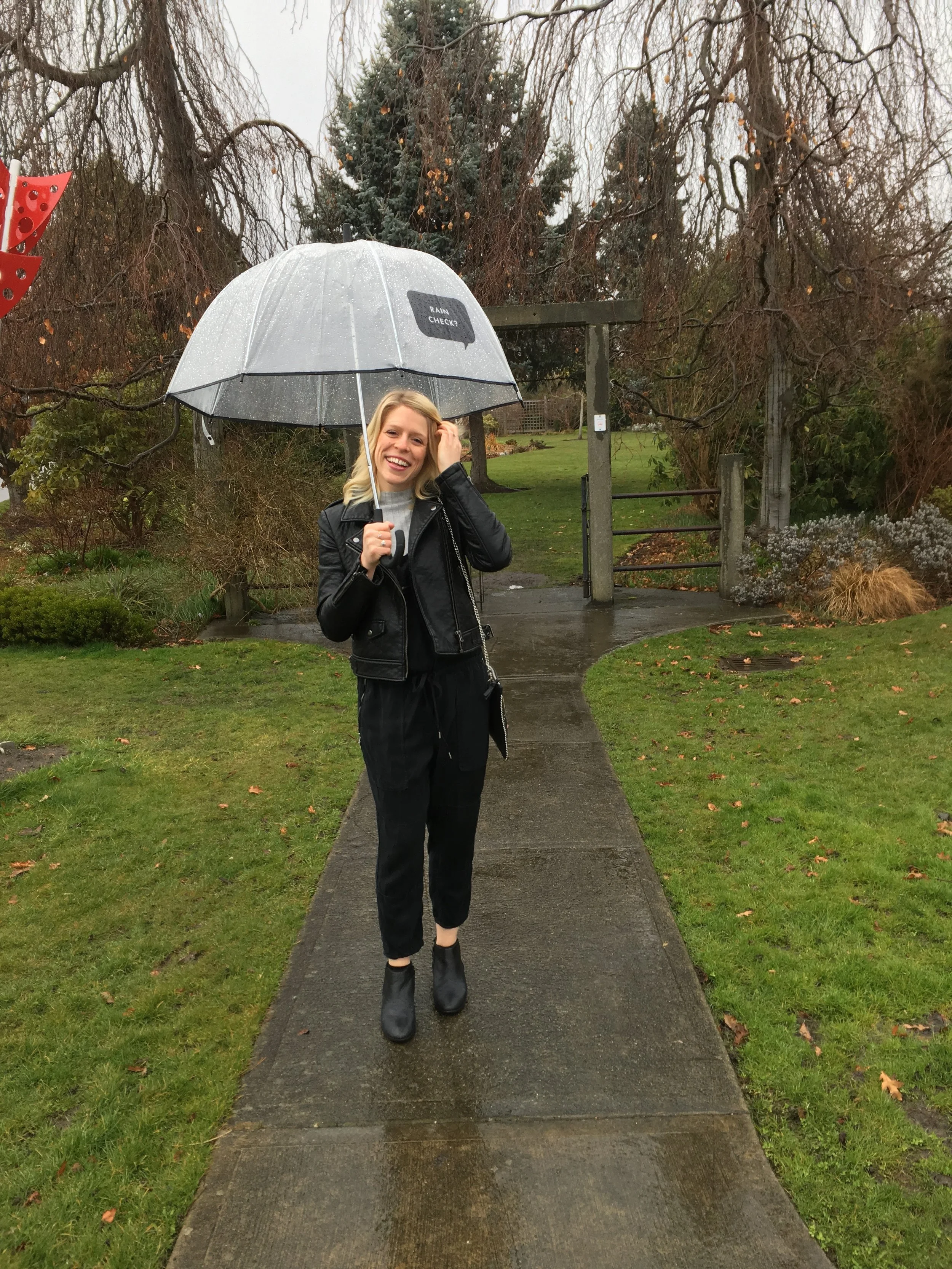 Kate Spad e Rain Check? Umbrella c/o Elyse Longair