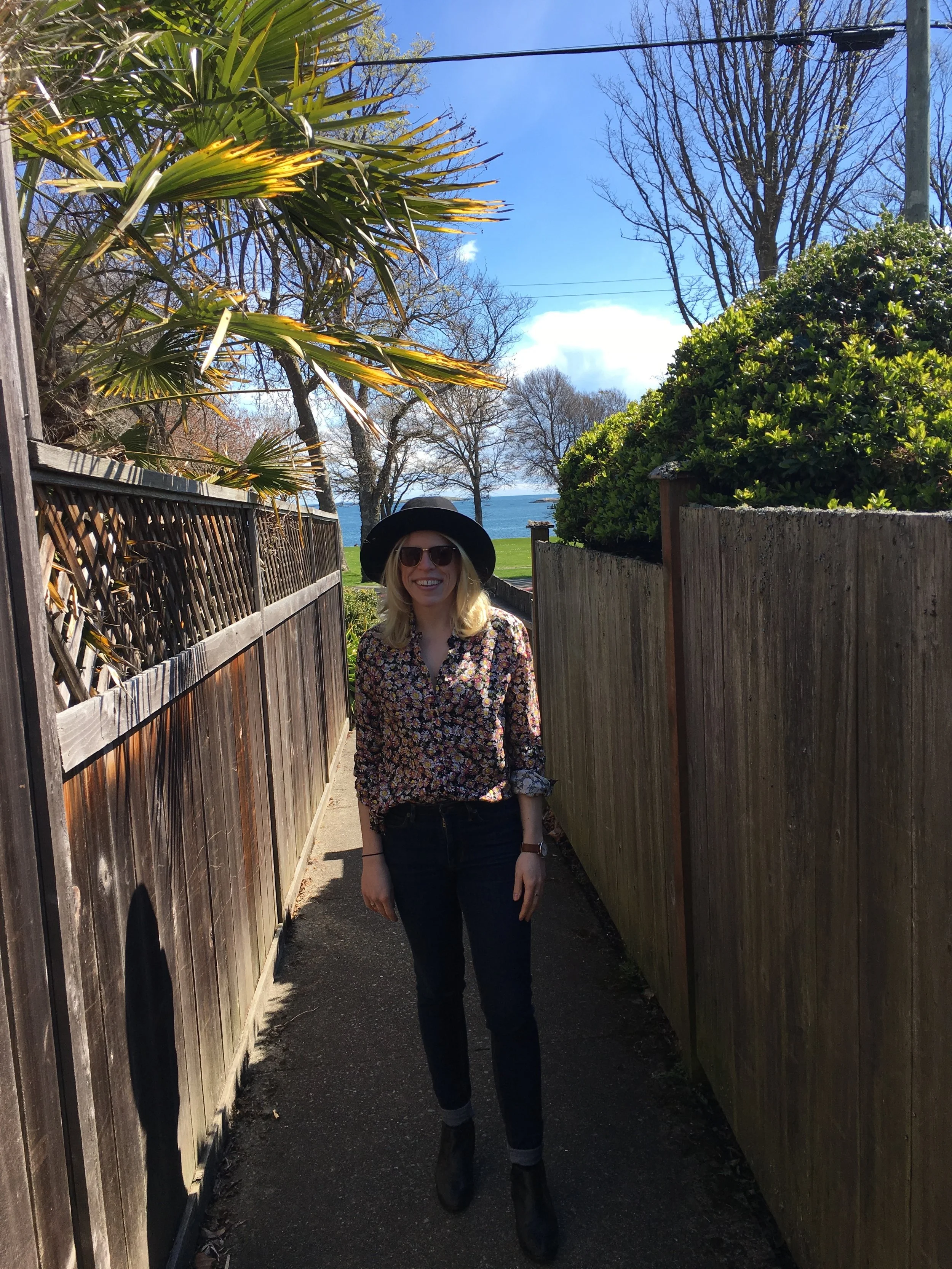 Black Wool Hat, Topshop Daisy Print Blouse, Guess Dark Jeans, Black Sam Edelman Petty Booties, Ray Ban sunglasses, Marc Jacobs Watch