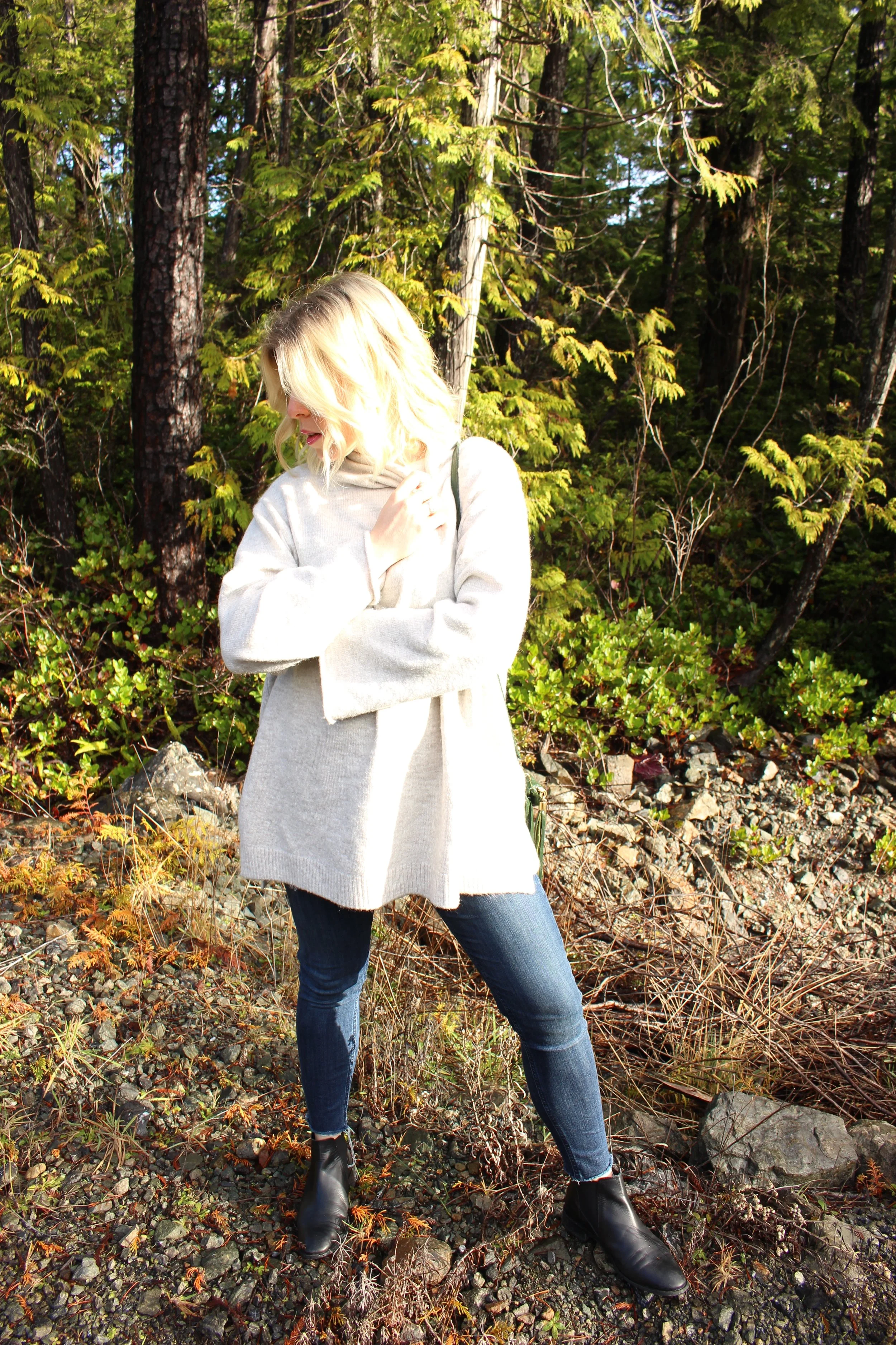 Zara Oversized Sweater, Topshop Frayed Hem Jeans, Topshop Chelsea Leather Boots, Purse Handmade in Italy