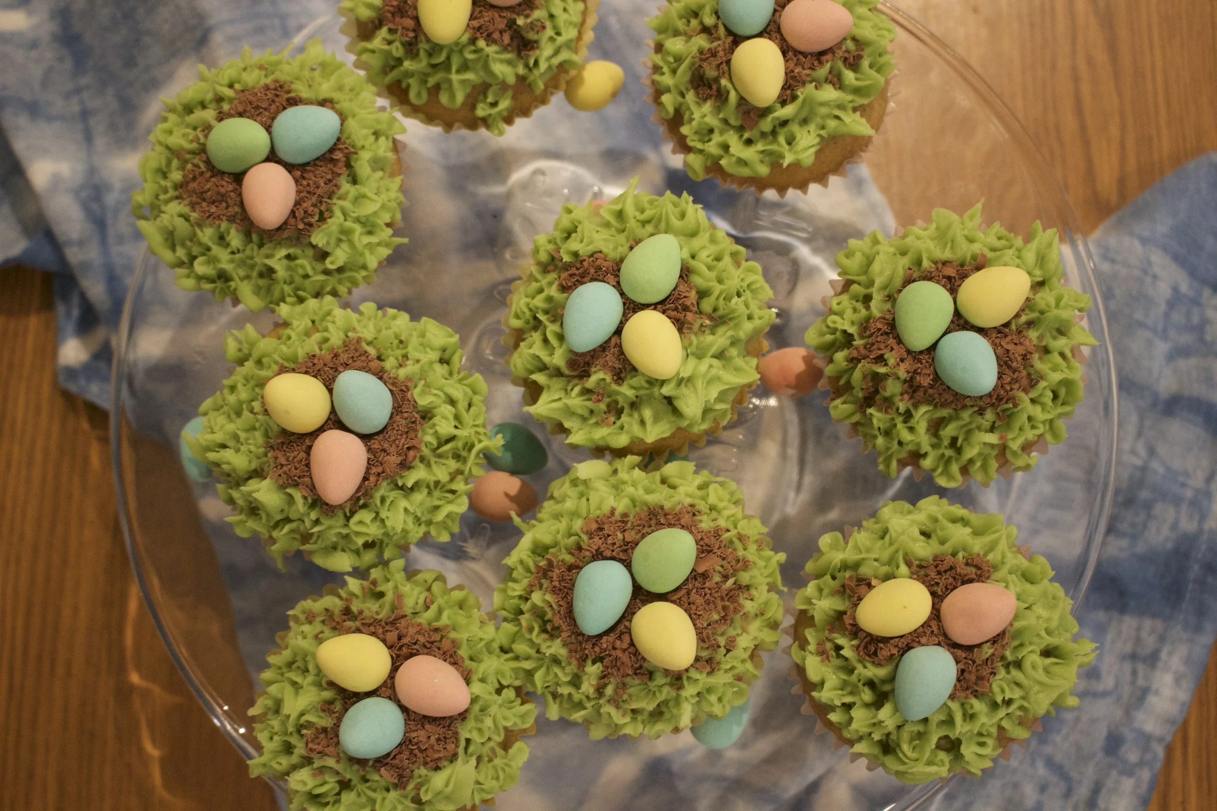 Nest easter egg cupcakes