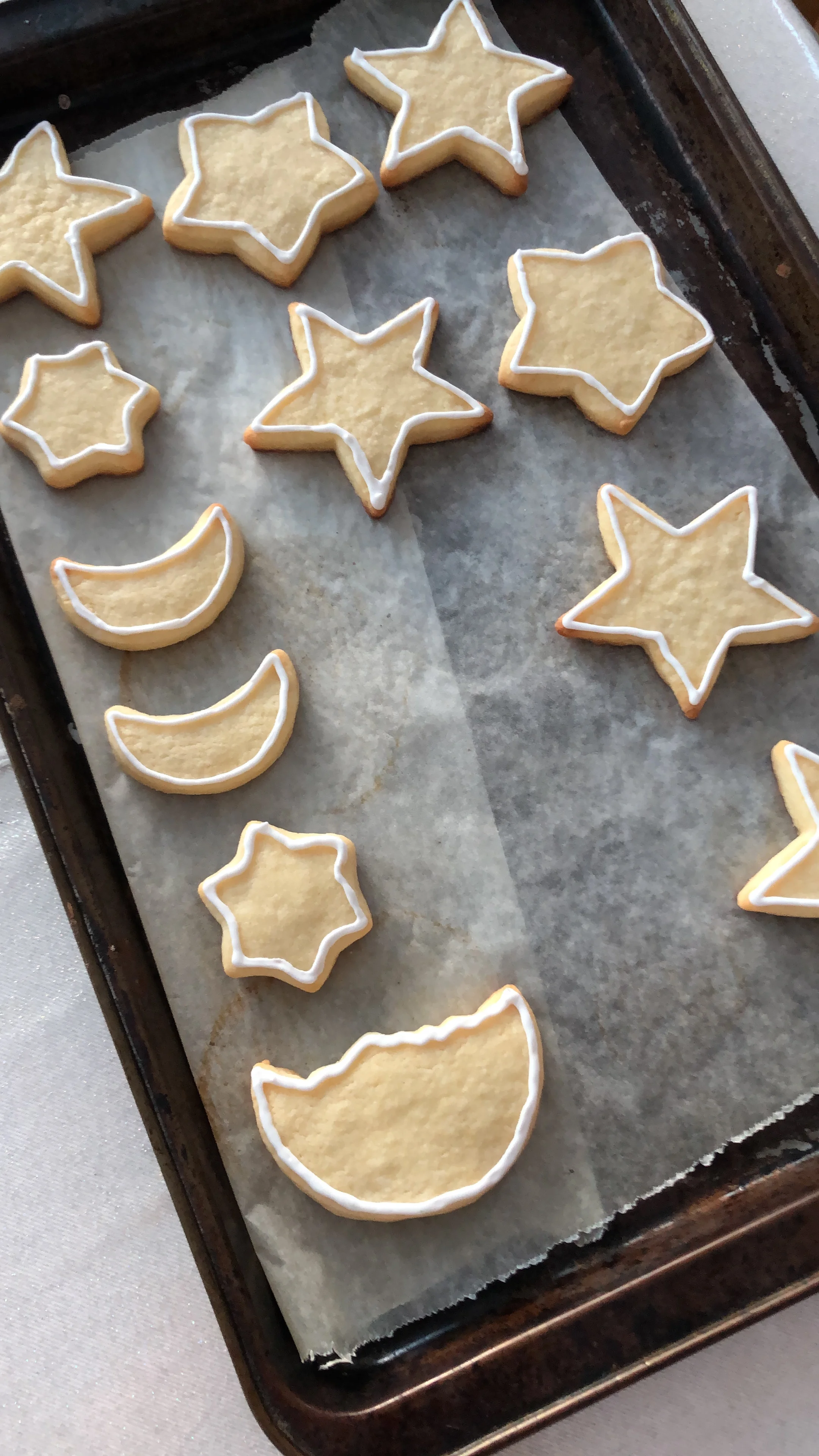 Outlining each and every cookie before flooding them