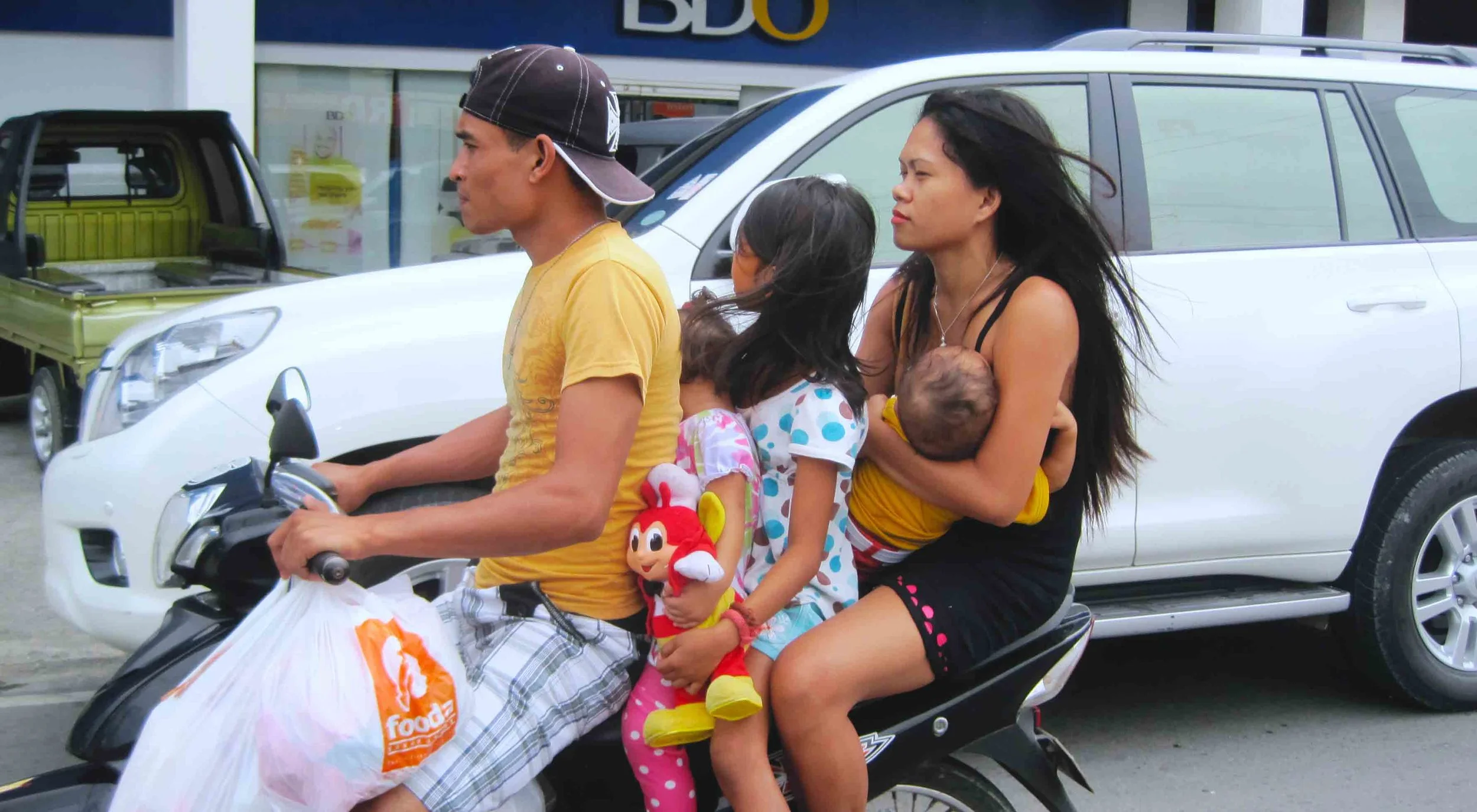 Family5MotorBike.jpg