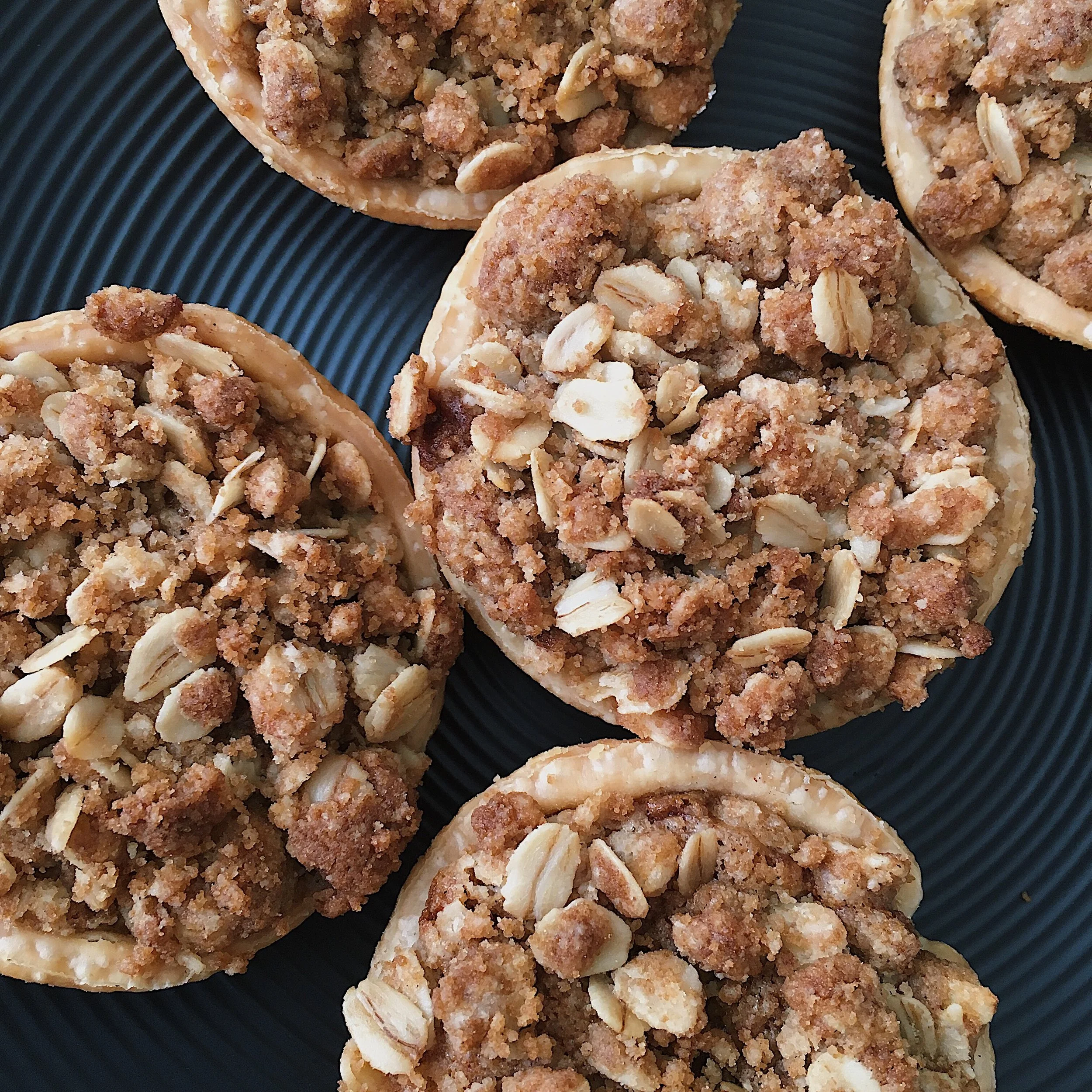 Friendsgiving Hosting &amp; Apple Crisp Bites Recipe