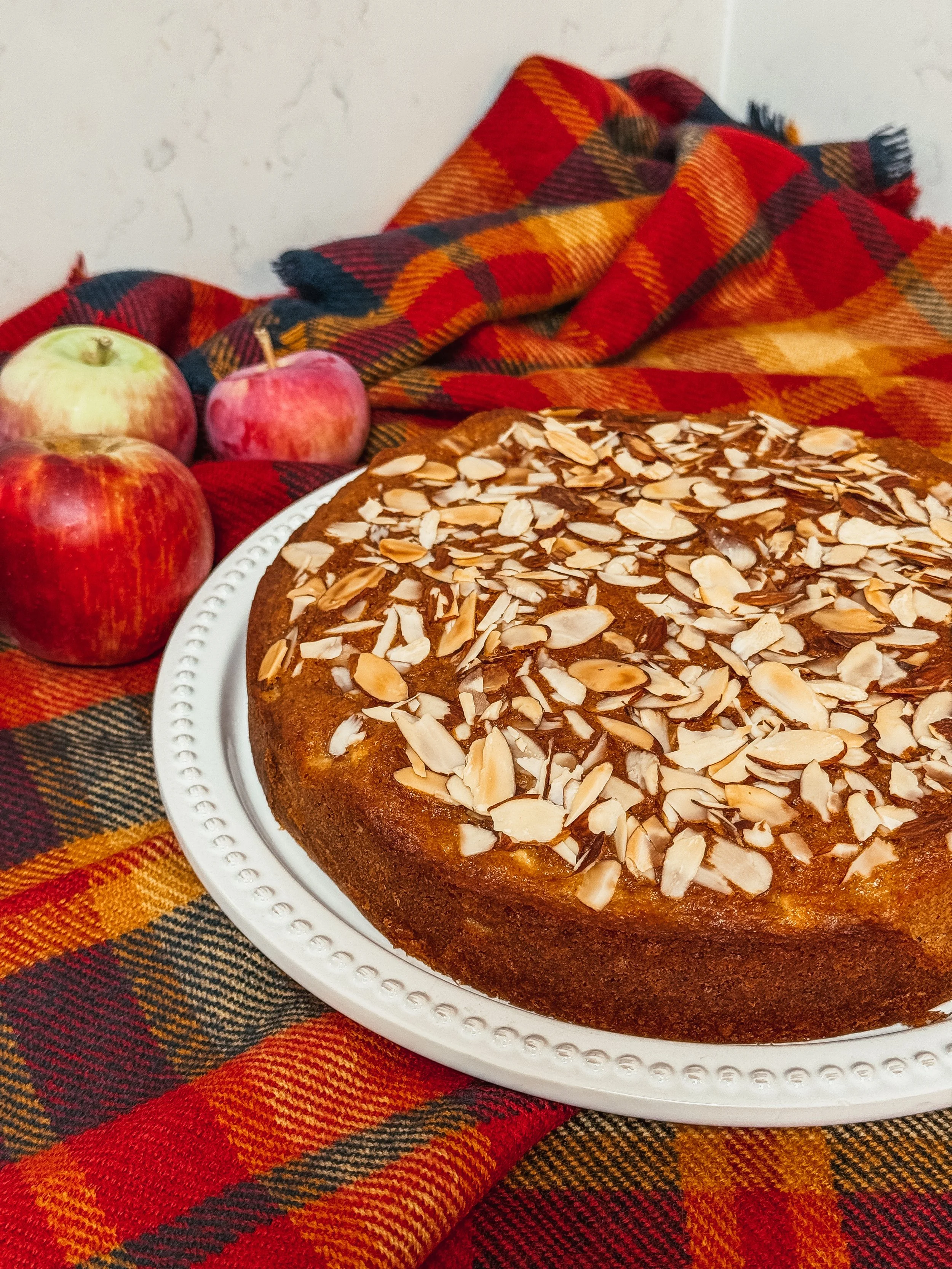 Spice Honey and Apple Cake