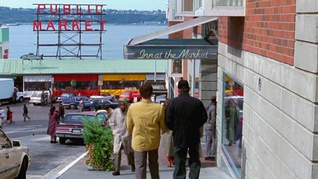 sleeplessseattle-pike-market.jpg