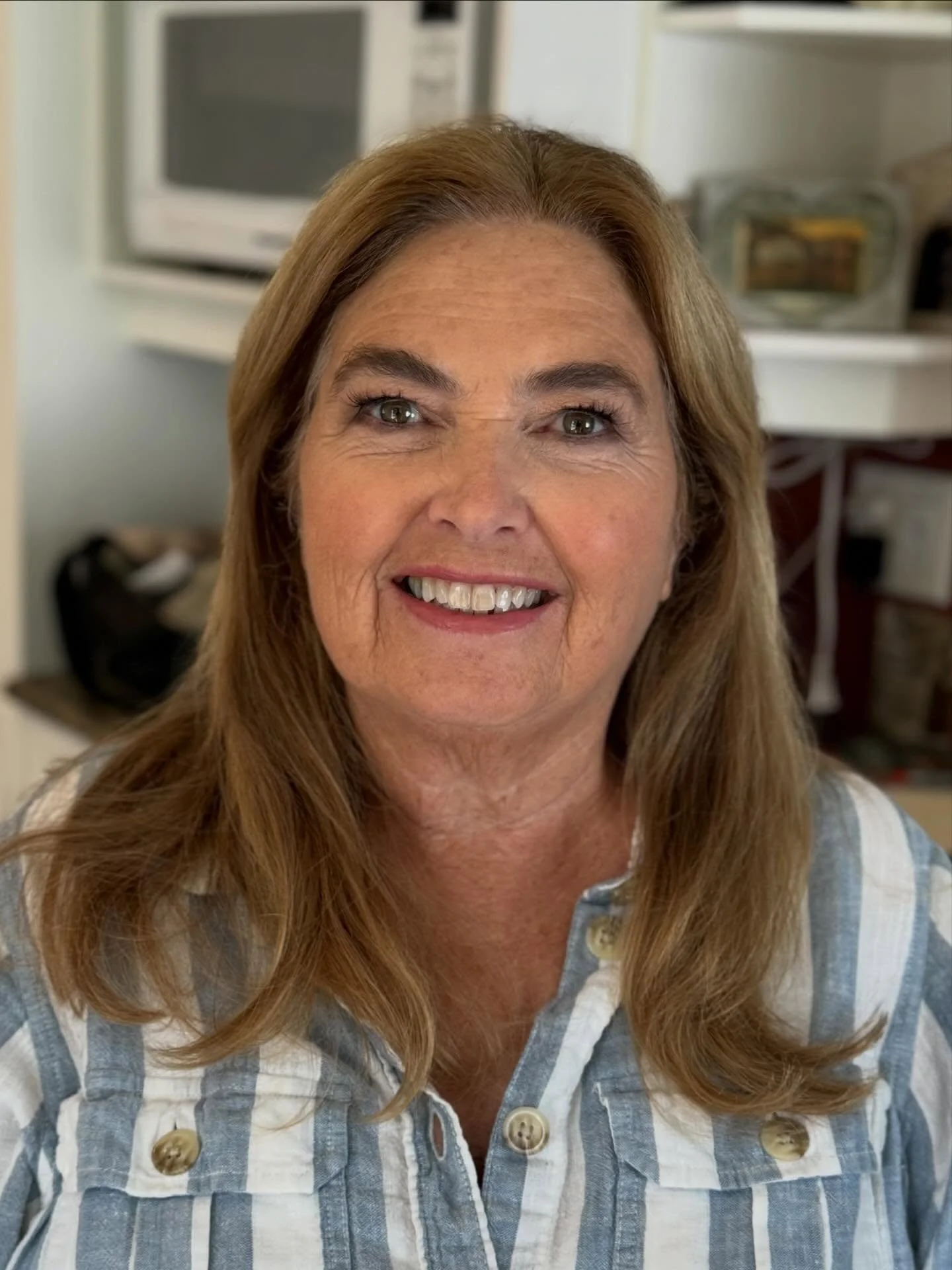 Powder. Should you still be using it after 50?

This is one of the most common questions I hear from my mature clients. The answer is yes, but differently.

As skin changes, powder can start to cling to dry patches and settle into lines. The fix isn&