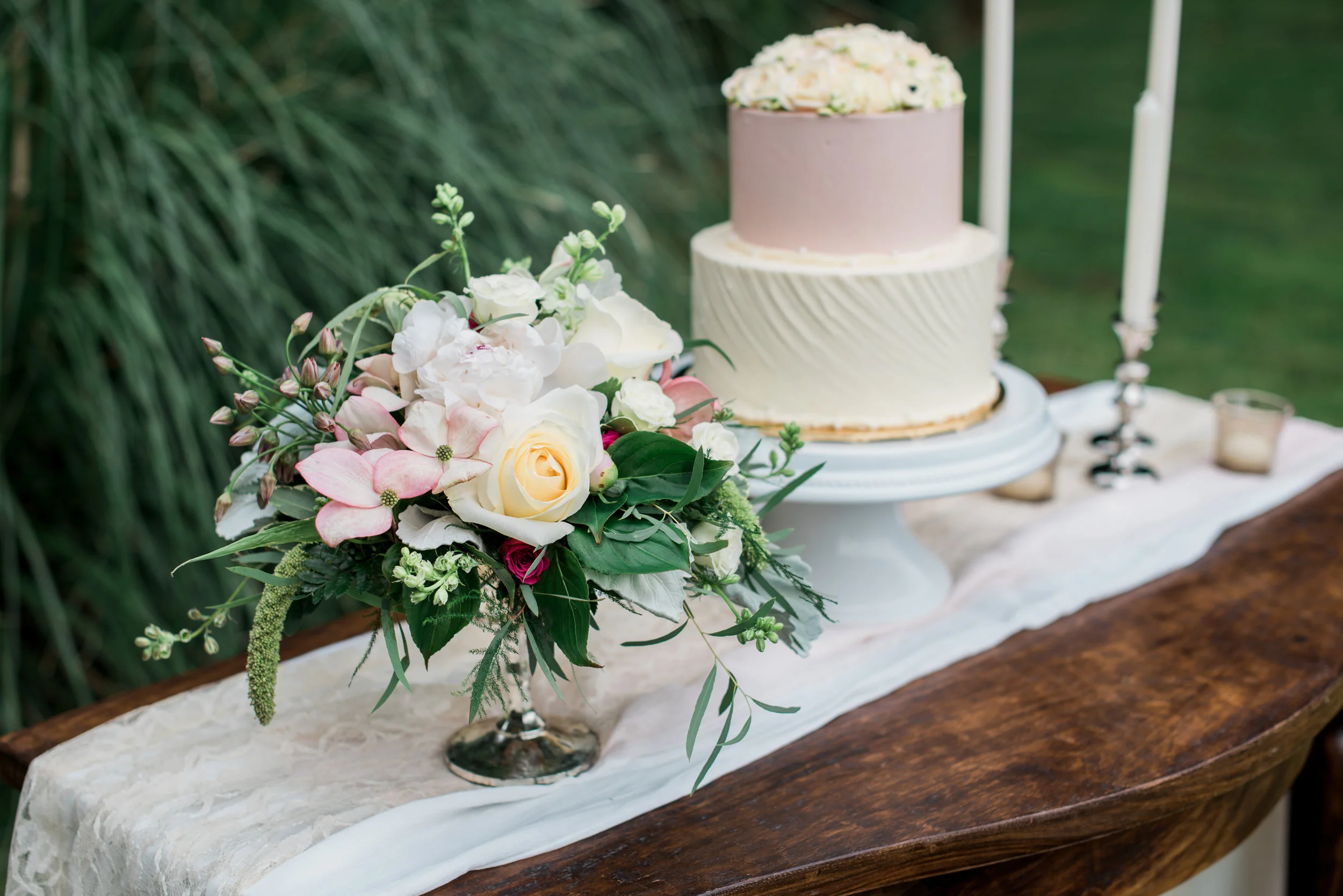 ClassicRomanceStyledShoot-130.jpg