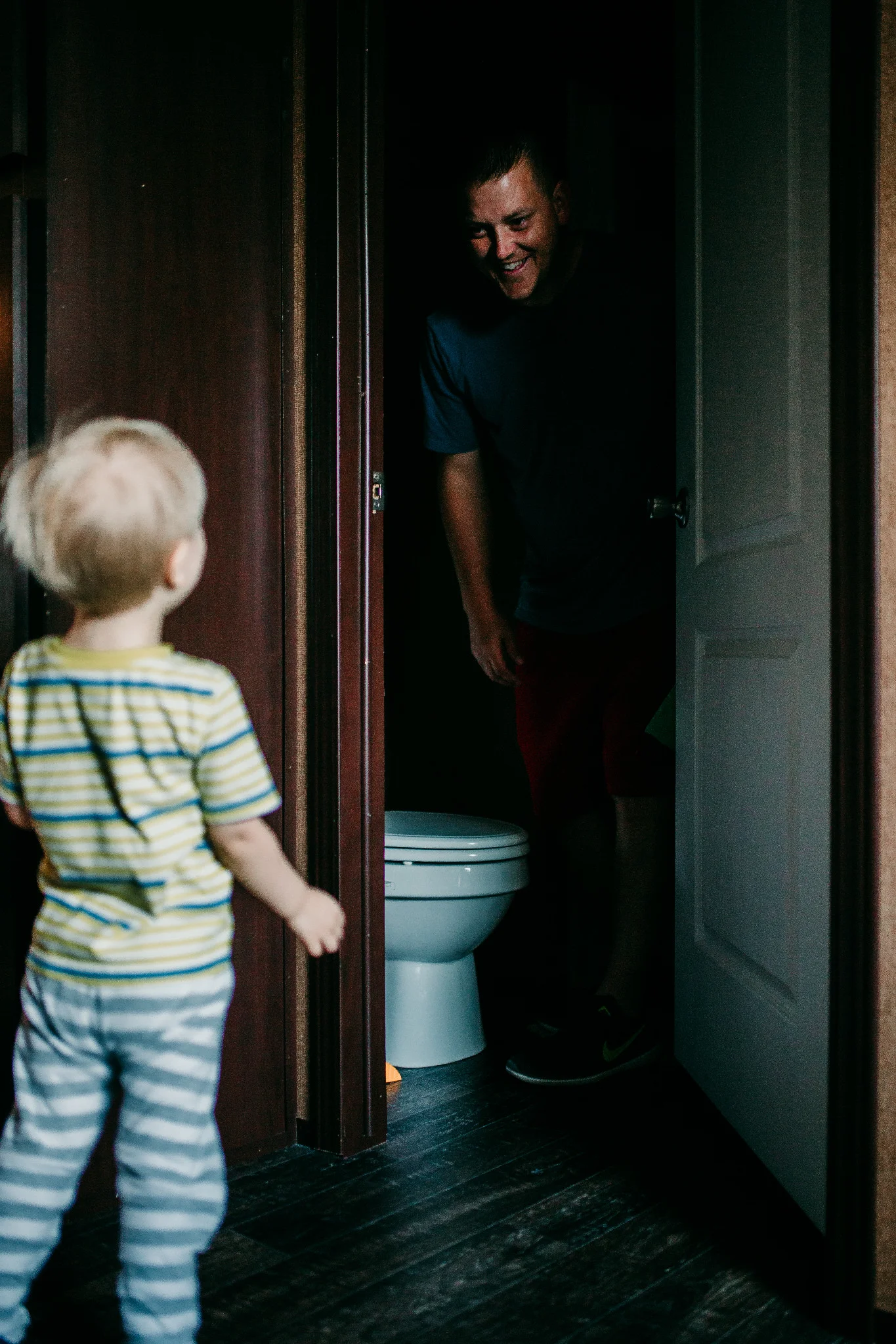 Good Dads play peek-a-boo