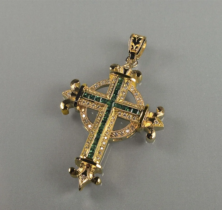 BONNIE CROSS.jpg