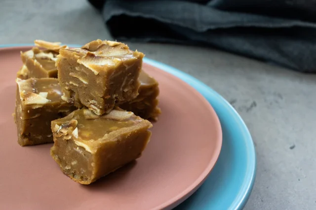 Tahini & Granola Fudge-4.jpeg