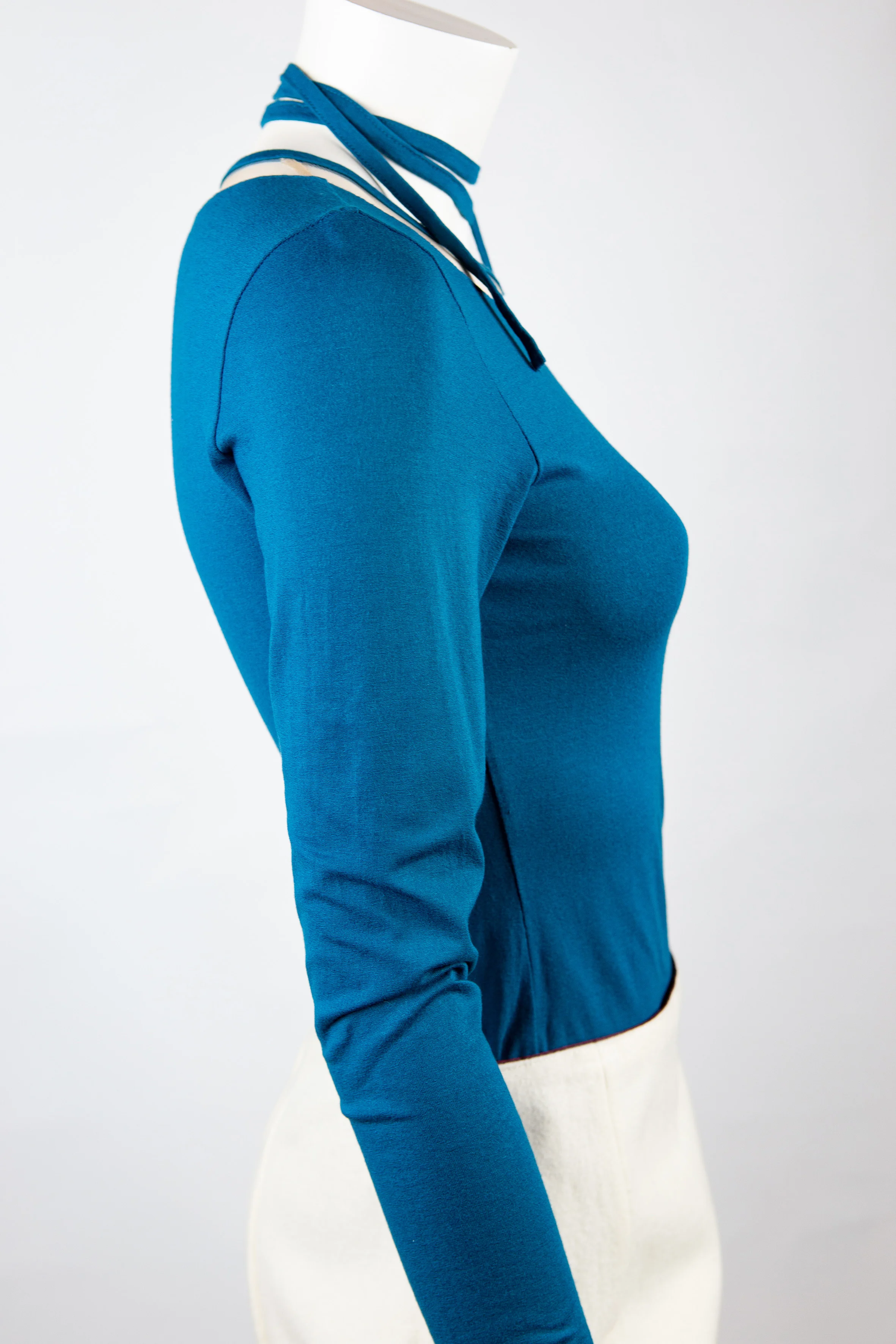 Extralong Sleeves Top 4.jpg