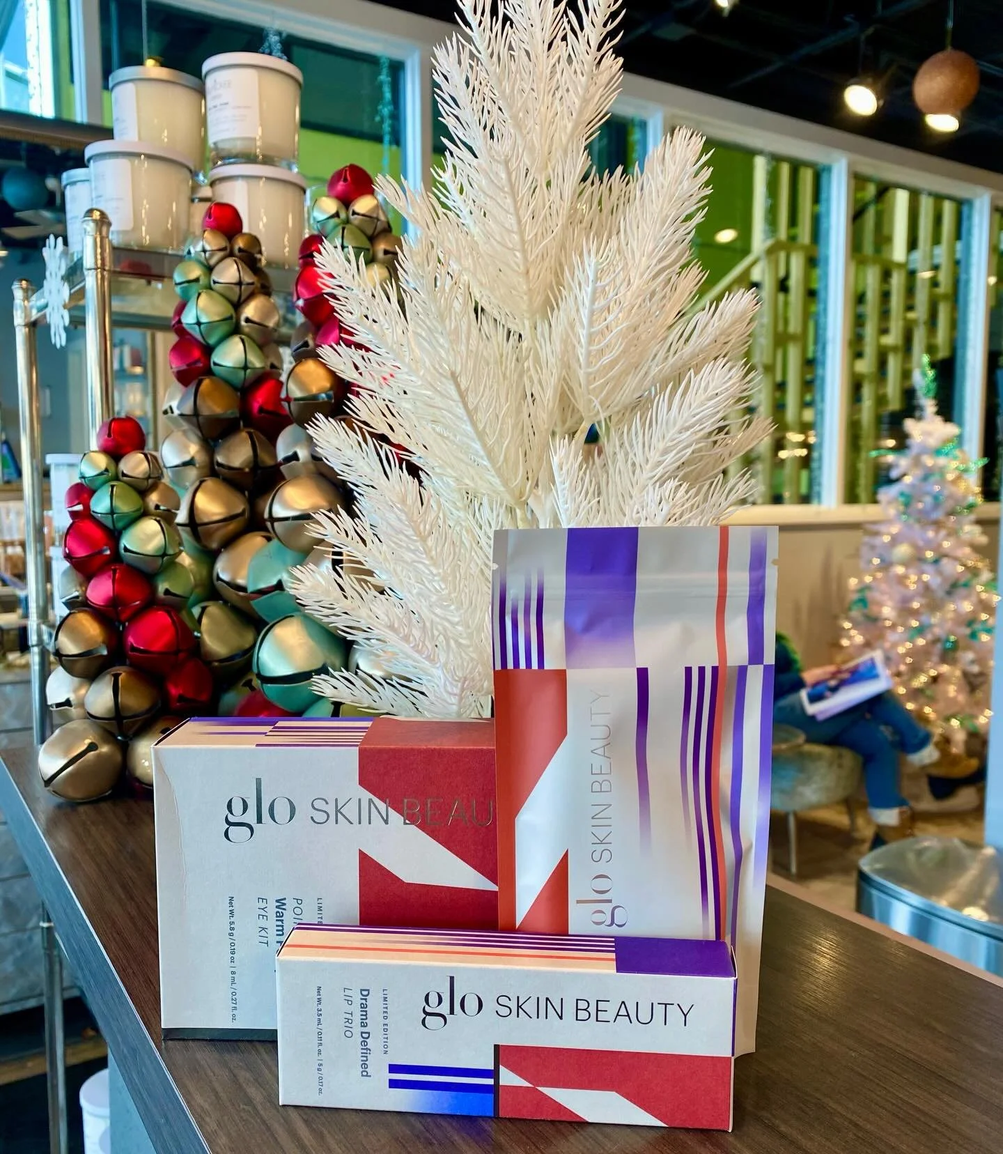 Holiday glow, wrapped and ready!
Our Glo Holiday Set Kits are officially this season&rsquo;s perfect Christmas gift &mdash; curated skincare that pampers, hydrates, and makes anyone feel spoiled. ✨

And the best part?
We&rsquo;re offering 20% off all