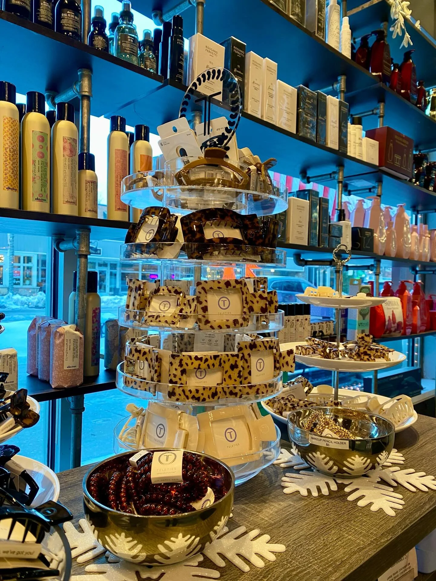 We&rsquo;ve got the perfect Christmas gifts and stocking stuffers ready to wrap and take home. From skincare favorites to must-have hair goodies, there&rsquo;s something for everyone on your list. ✨

And the best part? Enjoy 20% off all retail now th