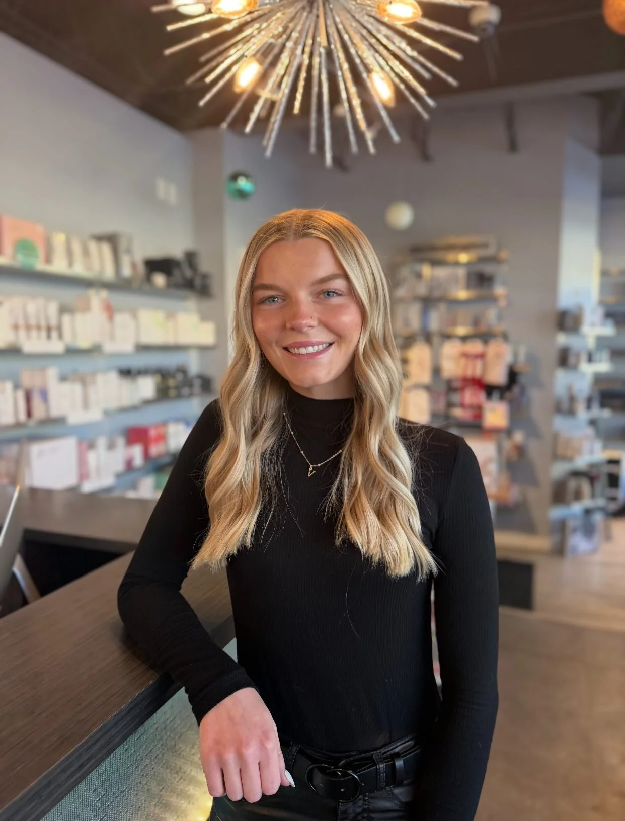 We&rsquo;re so excited to welcome our newest addition to the salon ✨
Meet Amanda &mdash; fun, fresh, and incredibly kind. She has a passion for color and highlights and loves continuing to learn and grow in her craft. Most of all, she&rsquo;s excited