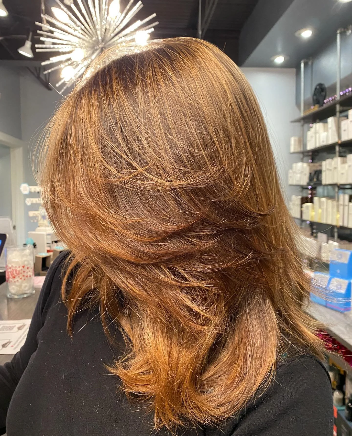 Precision? Check. Blend? Check. Glow-up? CHECK 😍
Amanda worked her magic with a partial foil + retouch and the results speak for themselves.

Welcome your new go-to stylist 💫 Book with Amanda for your next appointment! 

#milwaukeehairstylist #whit
