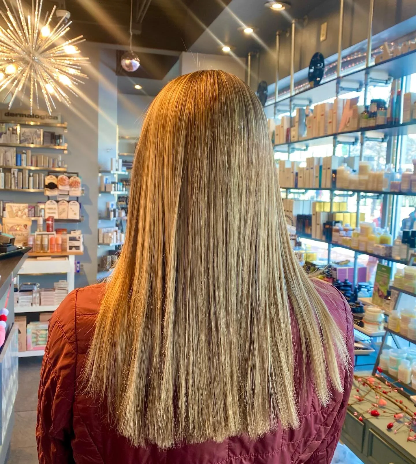 Tammy worked her magic with this keratin treatment&mdash;frizz gone, softness locked in, and results you can feel.
Healthy hair is always in style ✨

Book your next appointment via link in bio! 

#keratin #whitefishbaywi #salonmagic #milwaukeesalon #