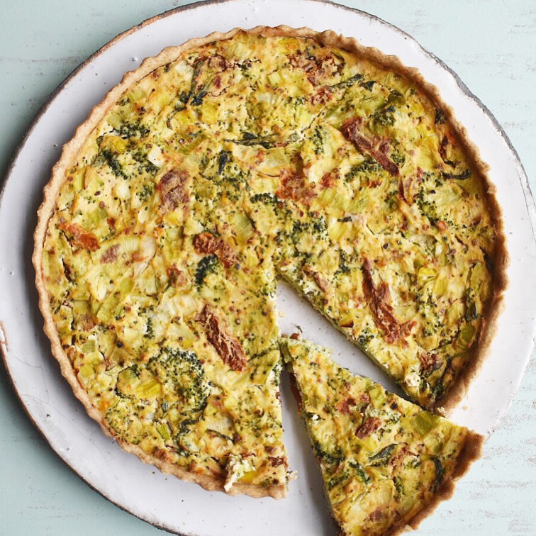 Easy vegan tofu quiche with broccoli and sun dried tomatoes — Meat Free ...