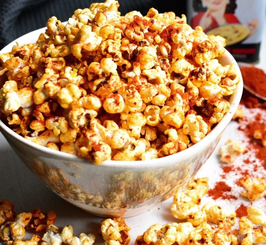 easy homemade smoky popcorn recipe vegan