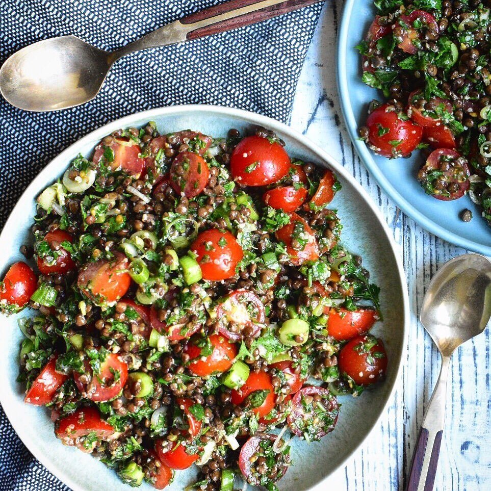 A good tabbouleh can&rsquo;t have too many herbs - am I right?! 🙋&zwj;♂️ 

This lentil tabbouleh is so simple, but packed with flavour from parsley, mint, lemon, spring onion, and some good quality olive oil. It&rsquo;s loaded with protein, iron, fi