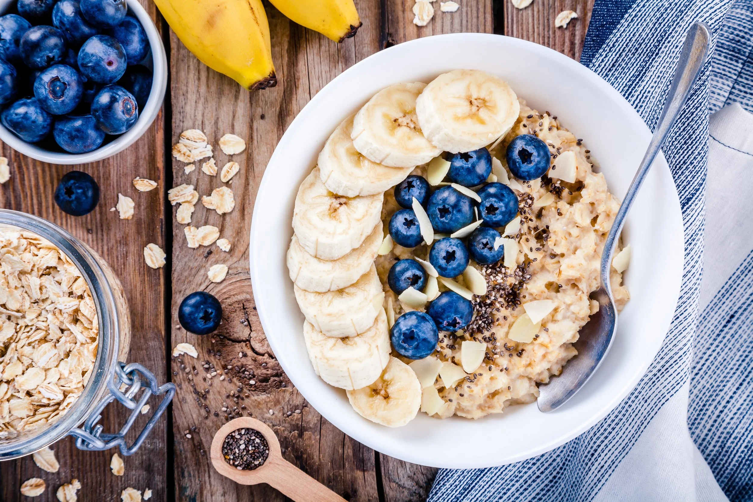 healthy oatmeal breakfast - should you skip or eat breakfast for health and weight loss?