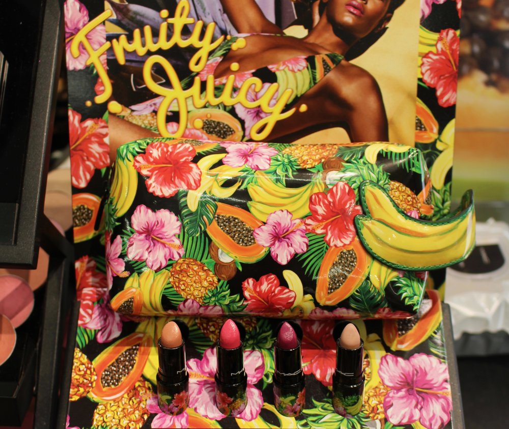 Yes, that is a beauty case with a banana handle and the Fruity Juicy print all over it