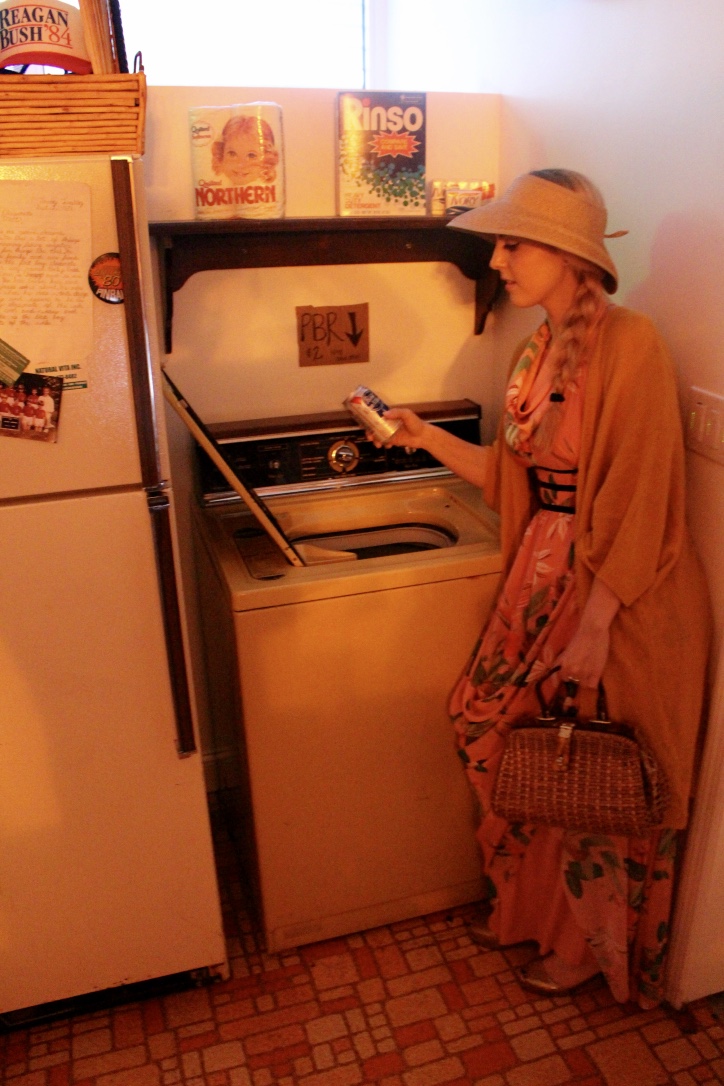 Ever wanted to take an ice cold beer of a washing machine? Dreams are made here. 