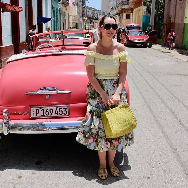 Bubble 🎀gum, bubble💗gum
&bull;
&bull;
&bull;
#orlandoblogger #floridablogger #oldcars #cuba #cuba🇨🇺 #havanacuba #havana #cubancars #pink #pinkcar #worldcaptures #travel #travelgram #instago #passportready #wanderlust #fashionblogger #ilovetravel 