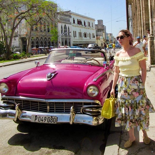 💕🌴💕💃
&bull;
&bull;
&bull;
#orlandoblogger #floridablogger #oldcars #cuba #cuba🇨🇺 #havanacuba #havana #cubancars #pink #pinkcar #worldcaptures #travel #travelgram #instago #passportready #wanderlust #fashionblogger #ilovetravel #instatravel #ins